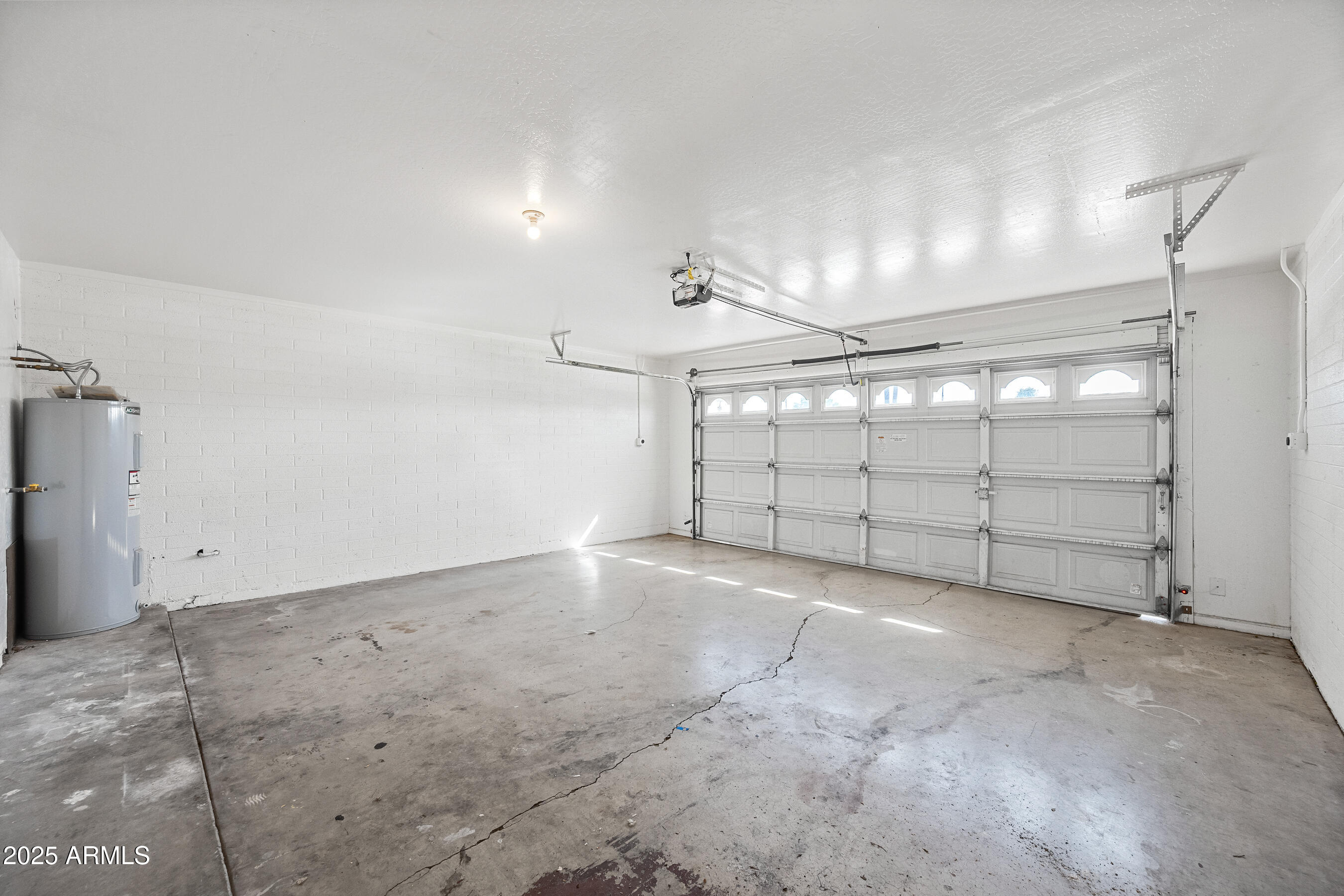 1720 E HERMOSA Drive