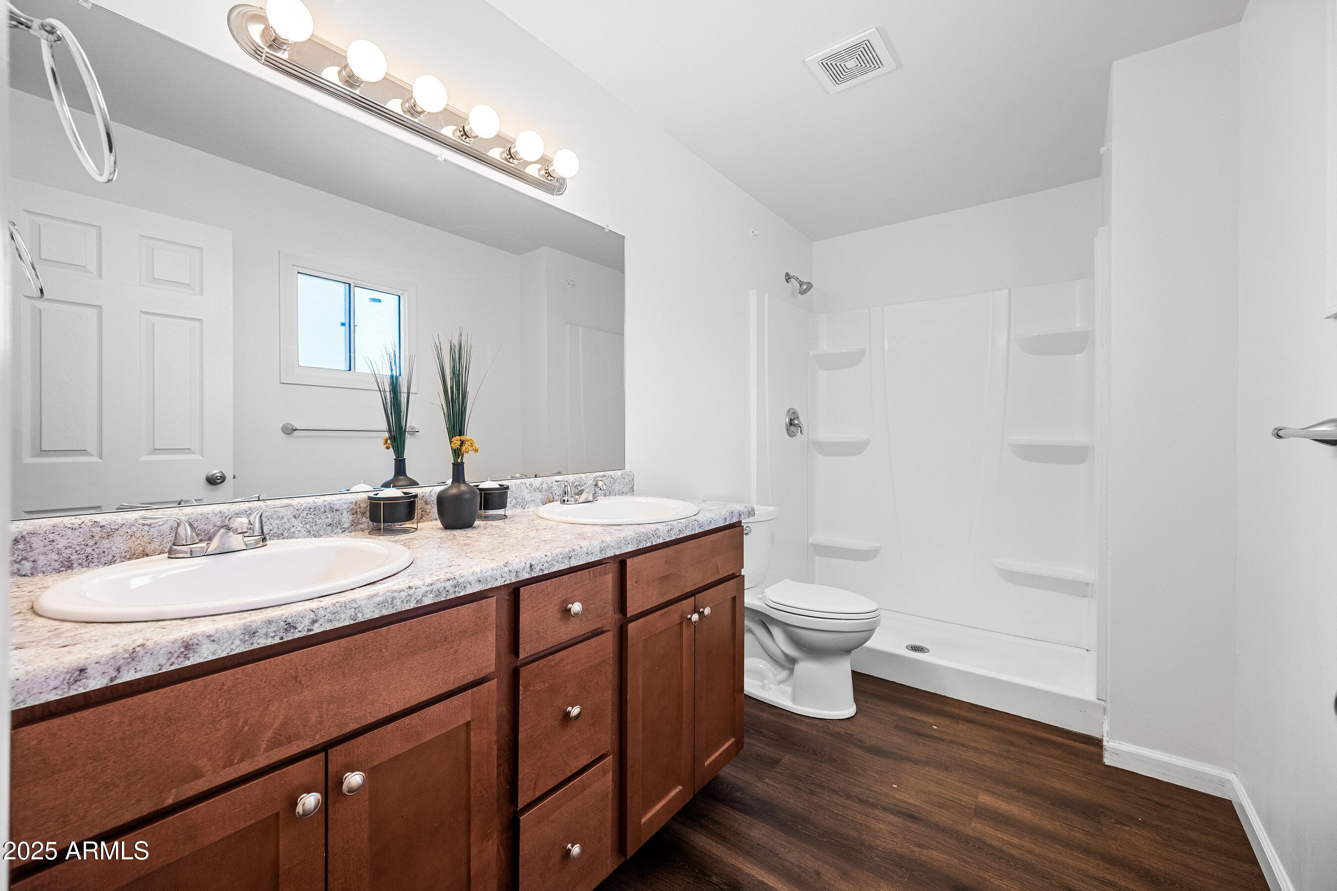 1720 E HERMOSA Drive