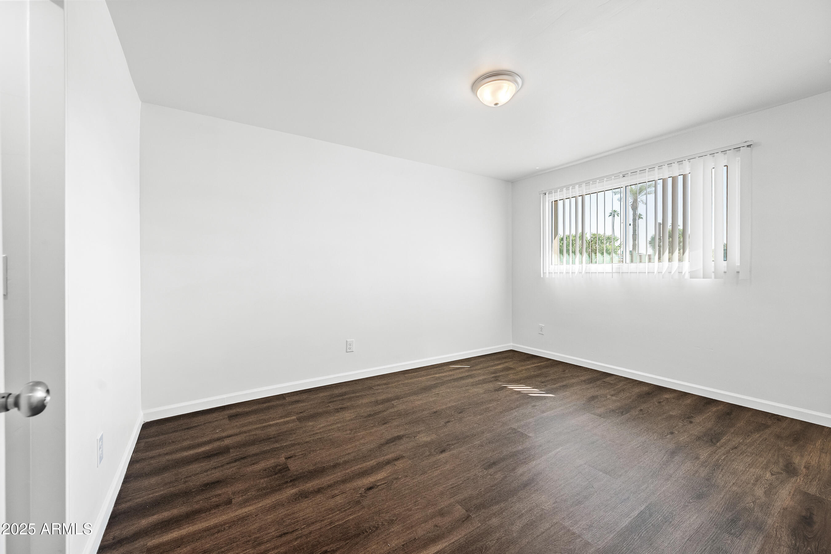 1720 E HERMOSA Drive