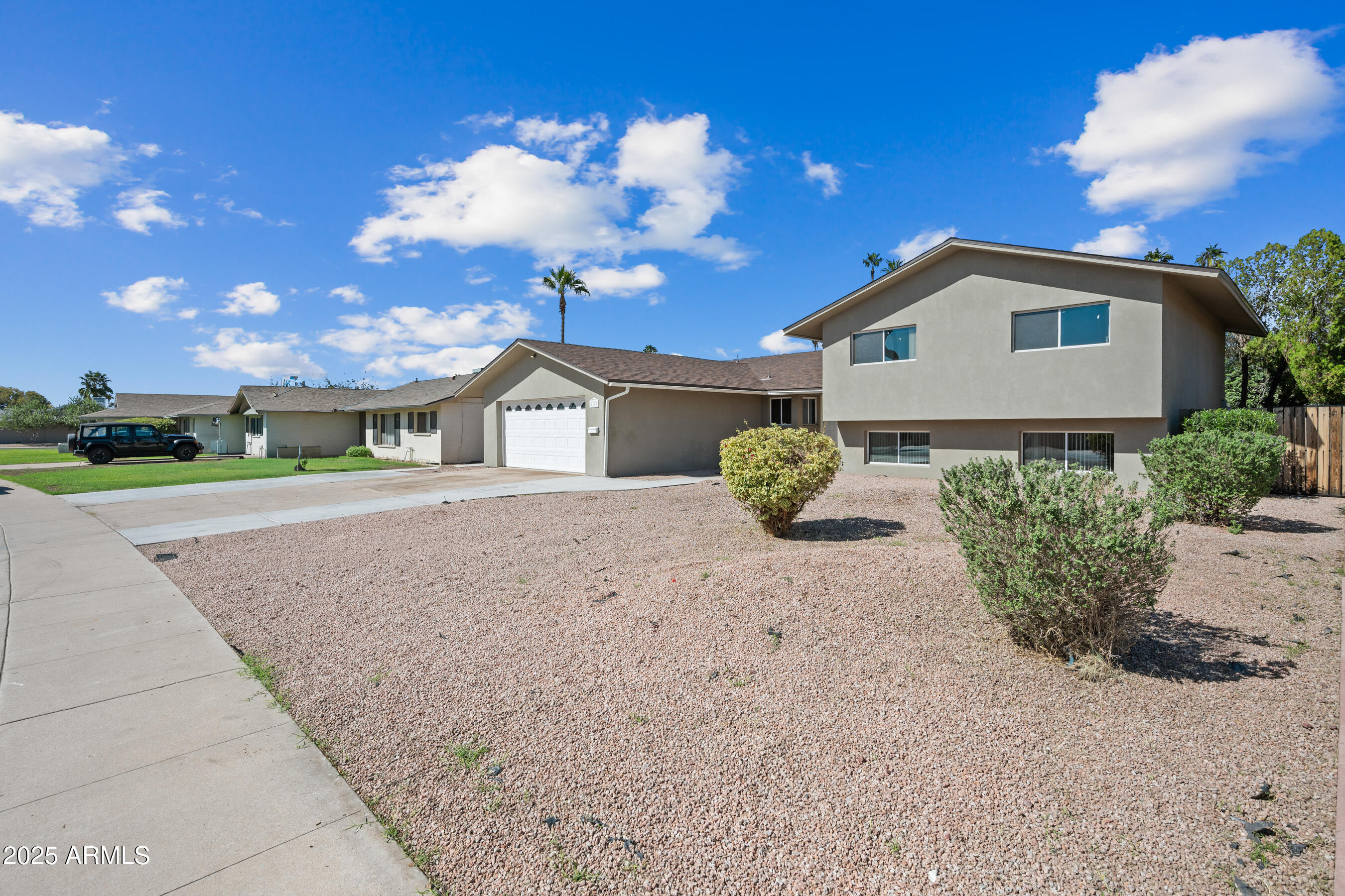 1720 E HERMOSA Drive