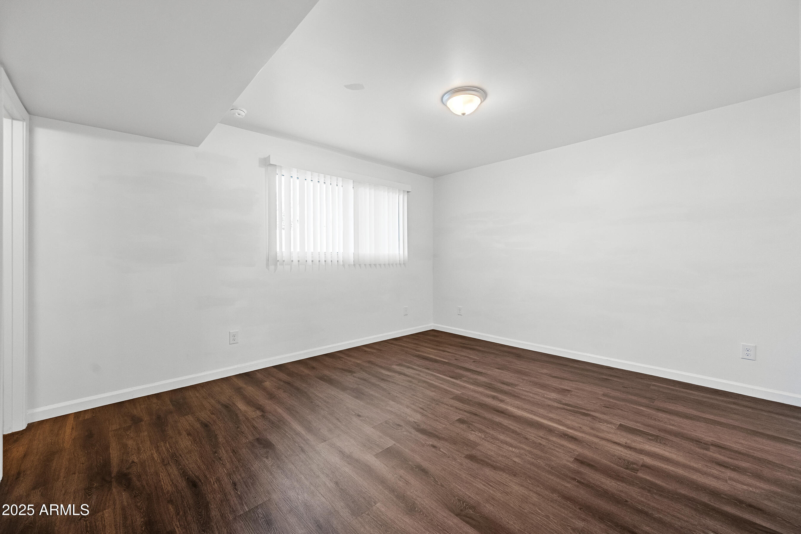 1720 E HERMOSA Drive