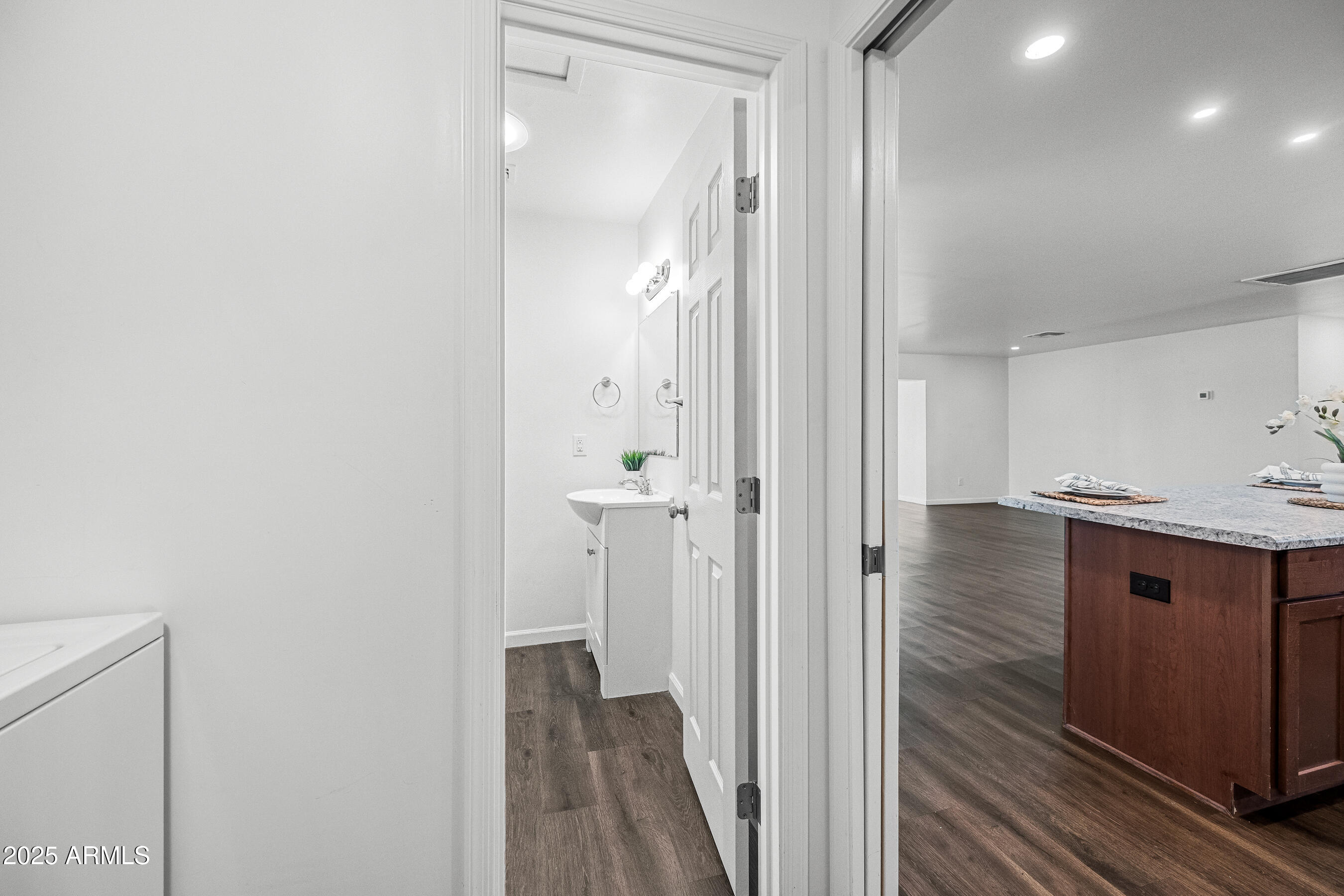 1720 E HERMOSA Drive