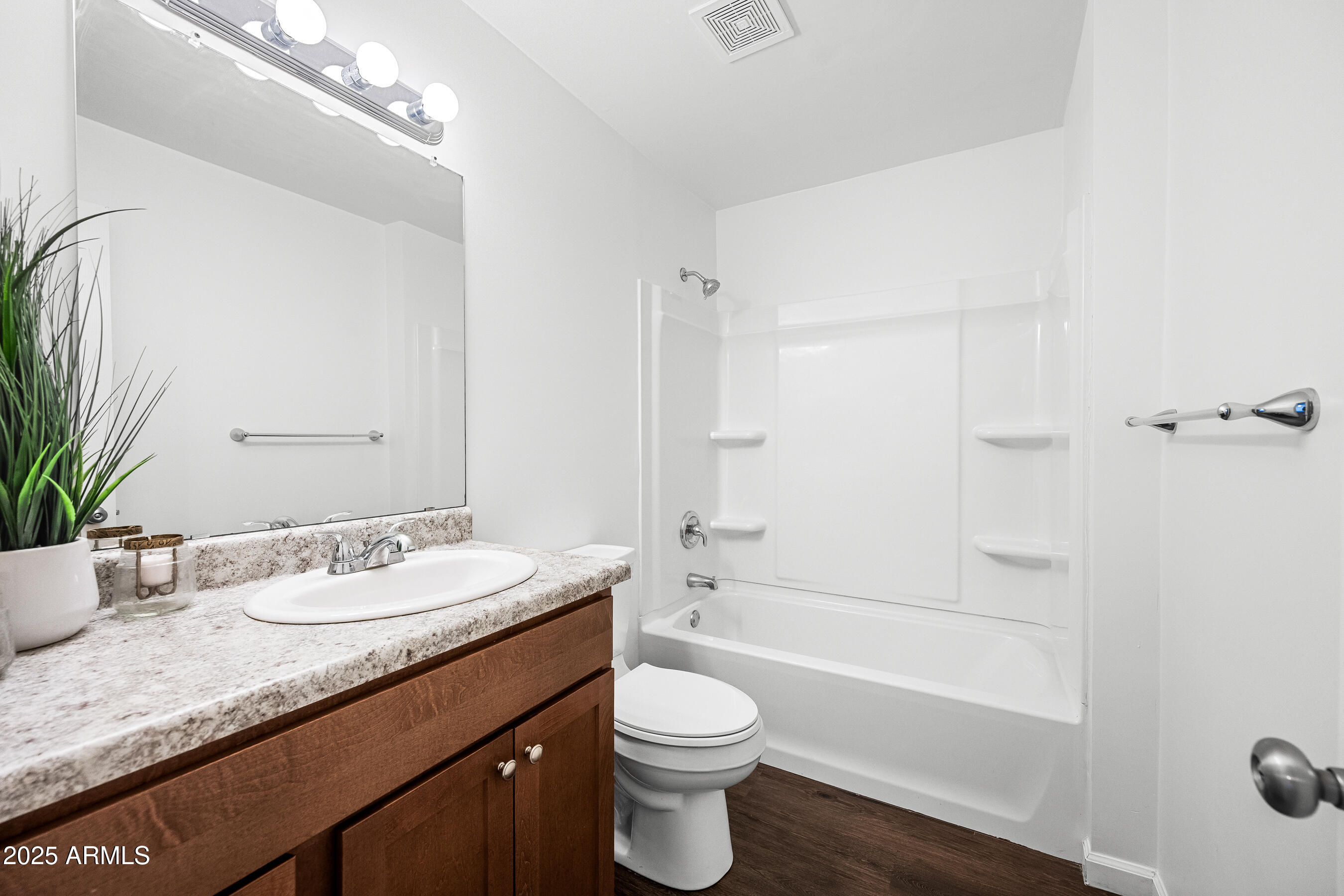 1720 E HERMOSA Drive