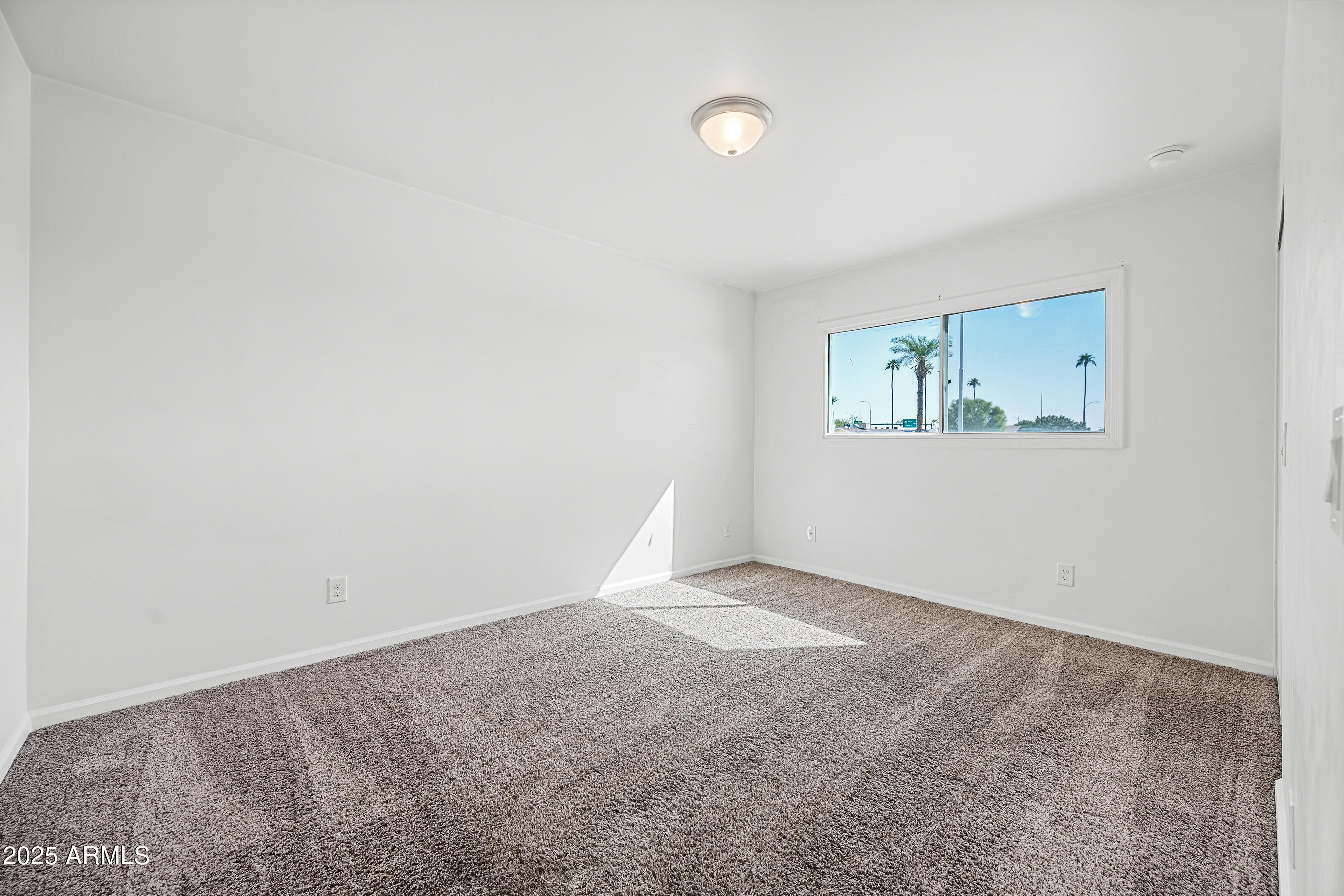 1720 E HERMOSA Drive