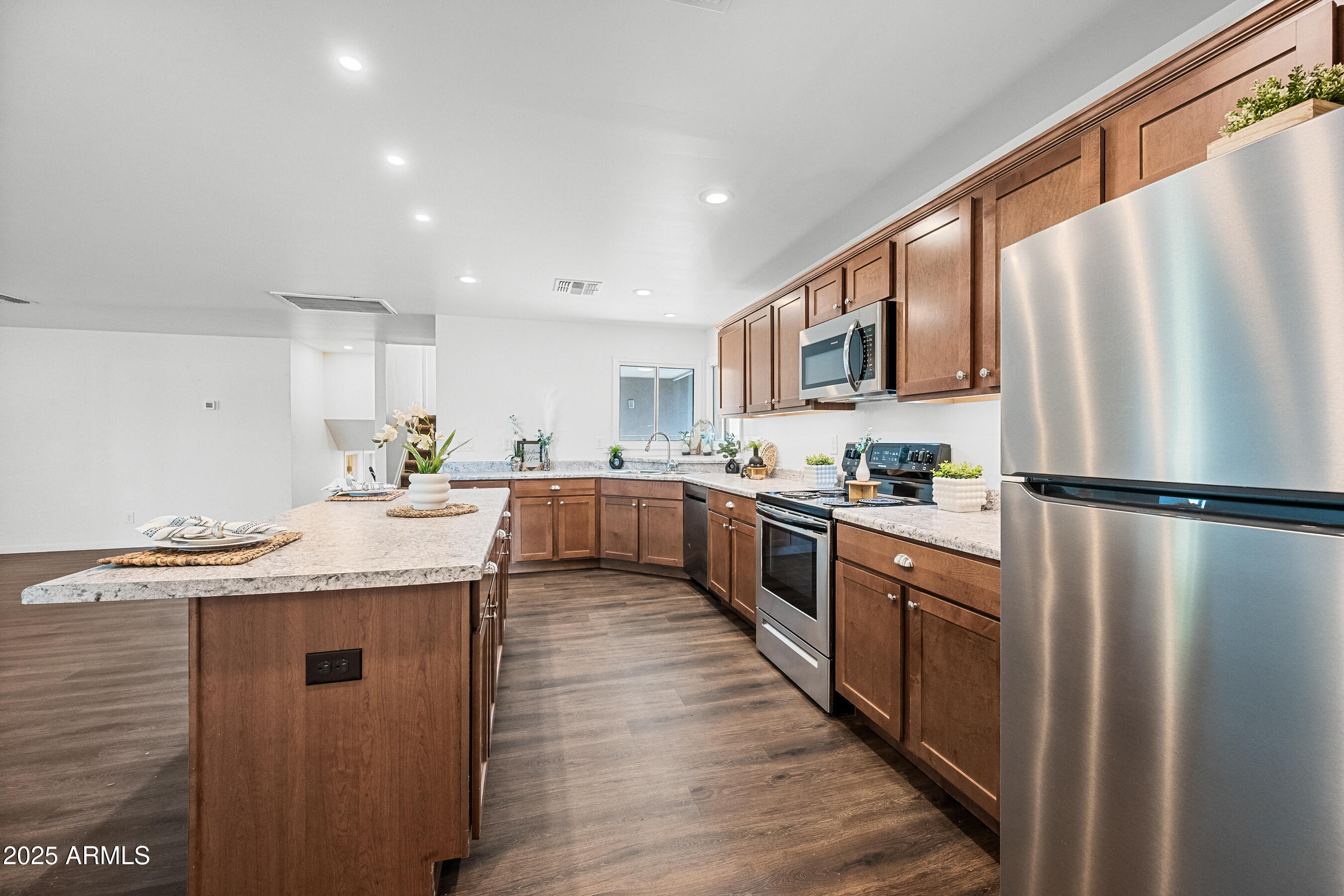 1720 E HERMOSA Drive