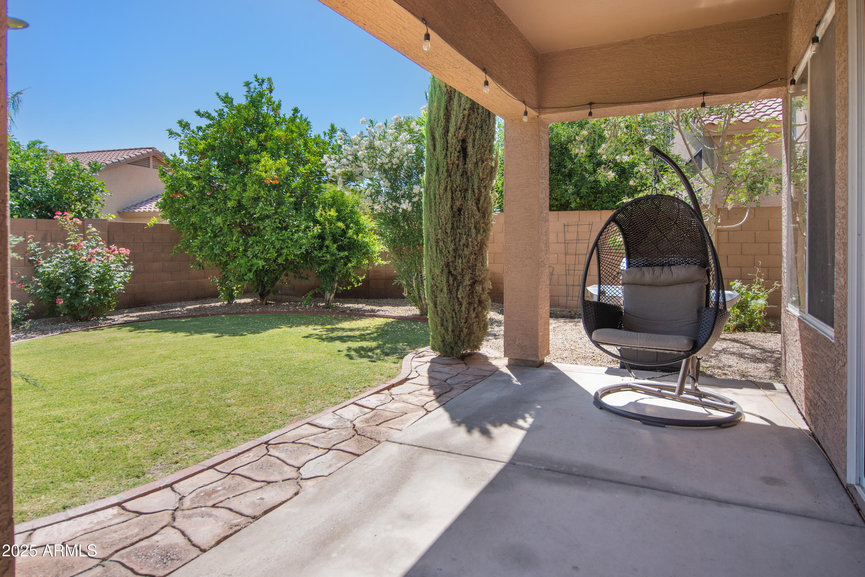 6911 W DEL RIO Street