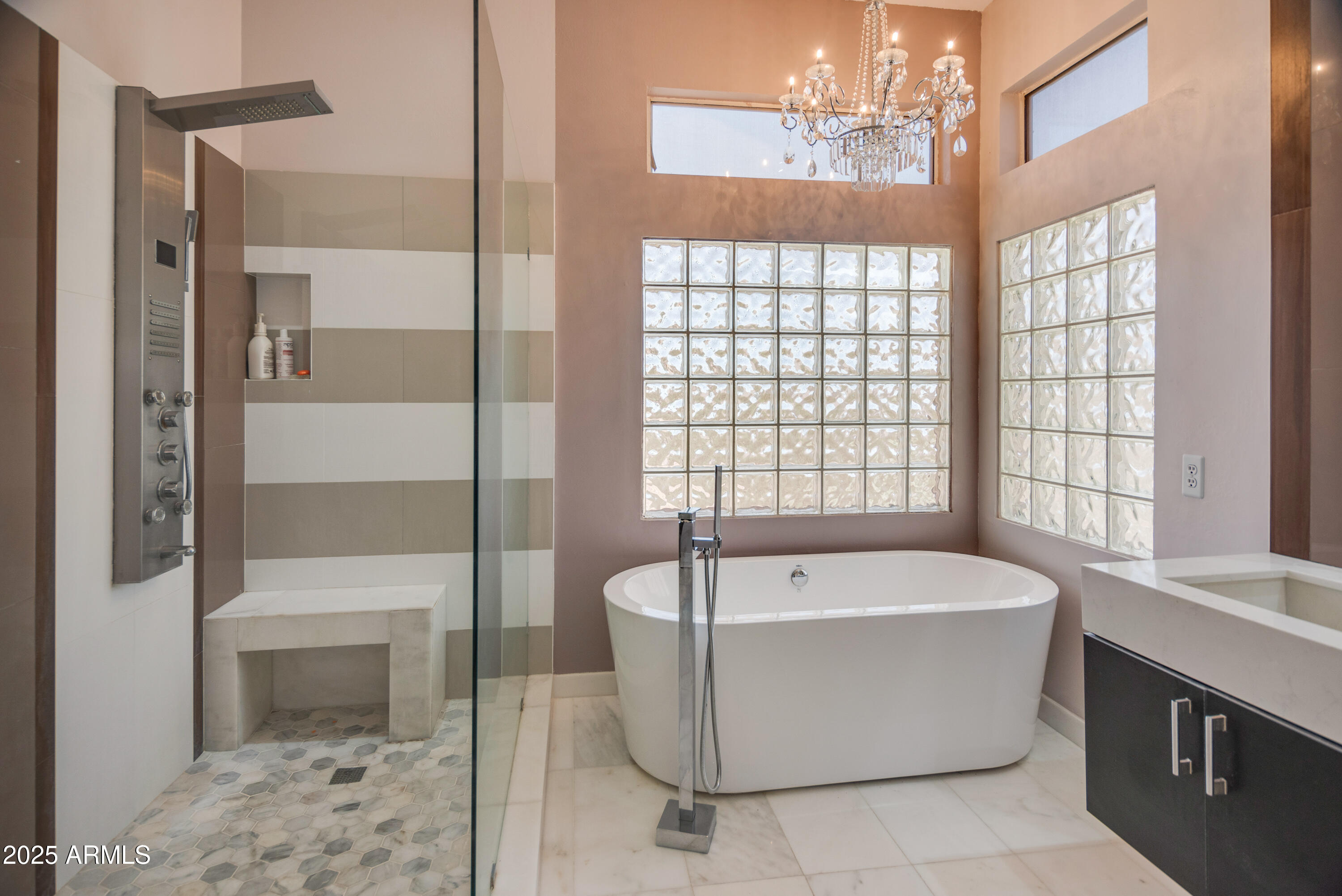 6911 W DEL RIO Street