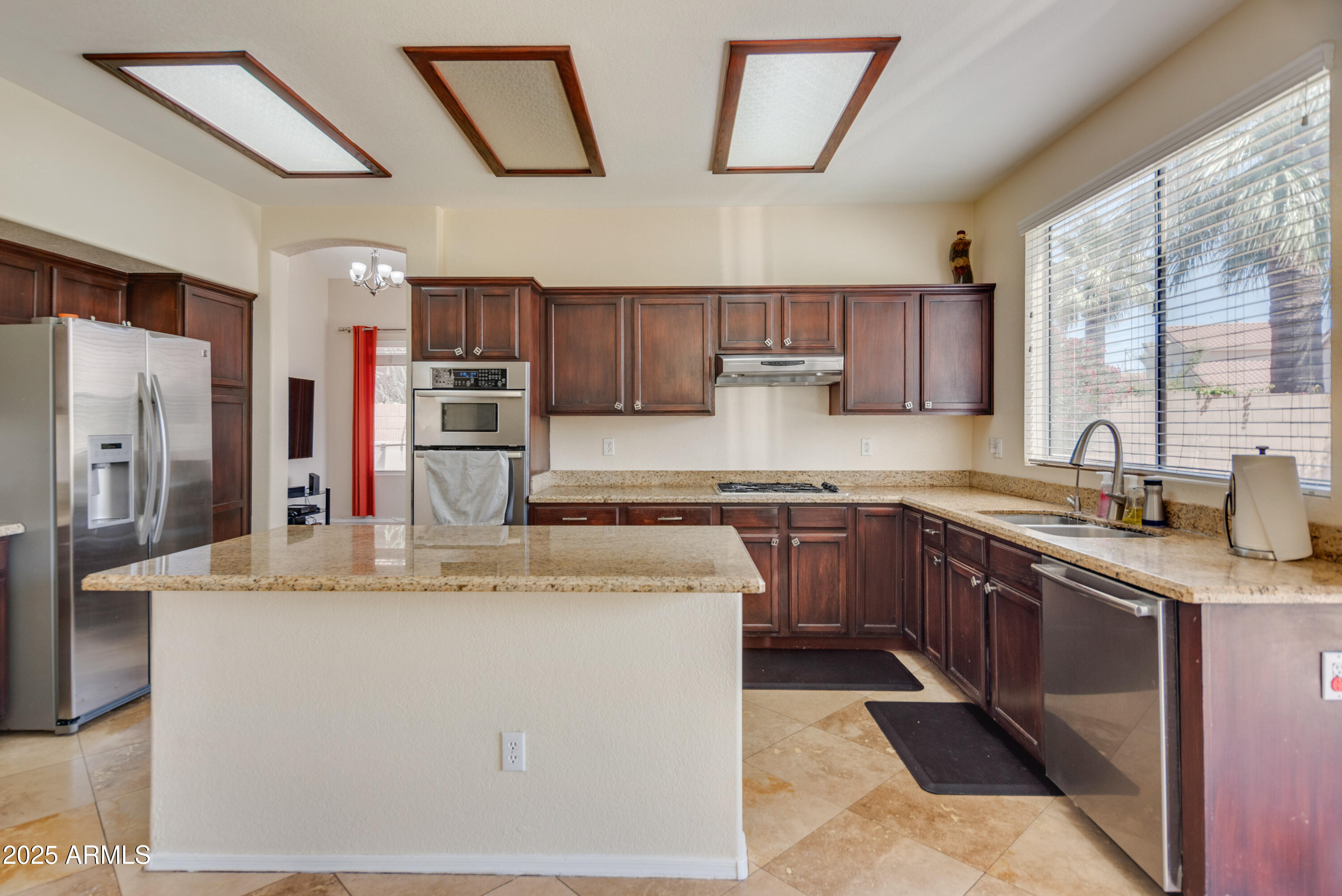 6911 W DEL RIO Street