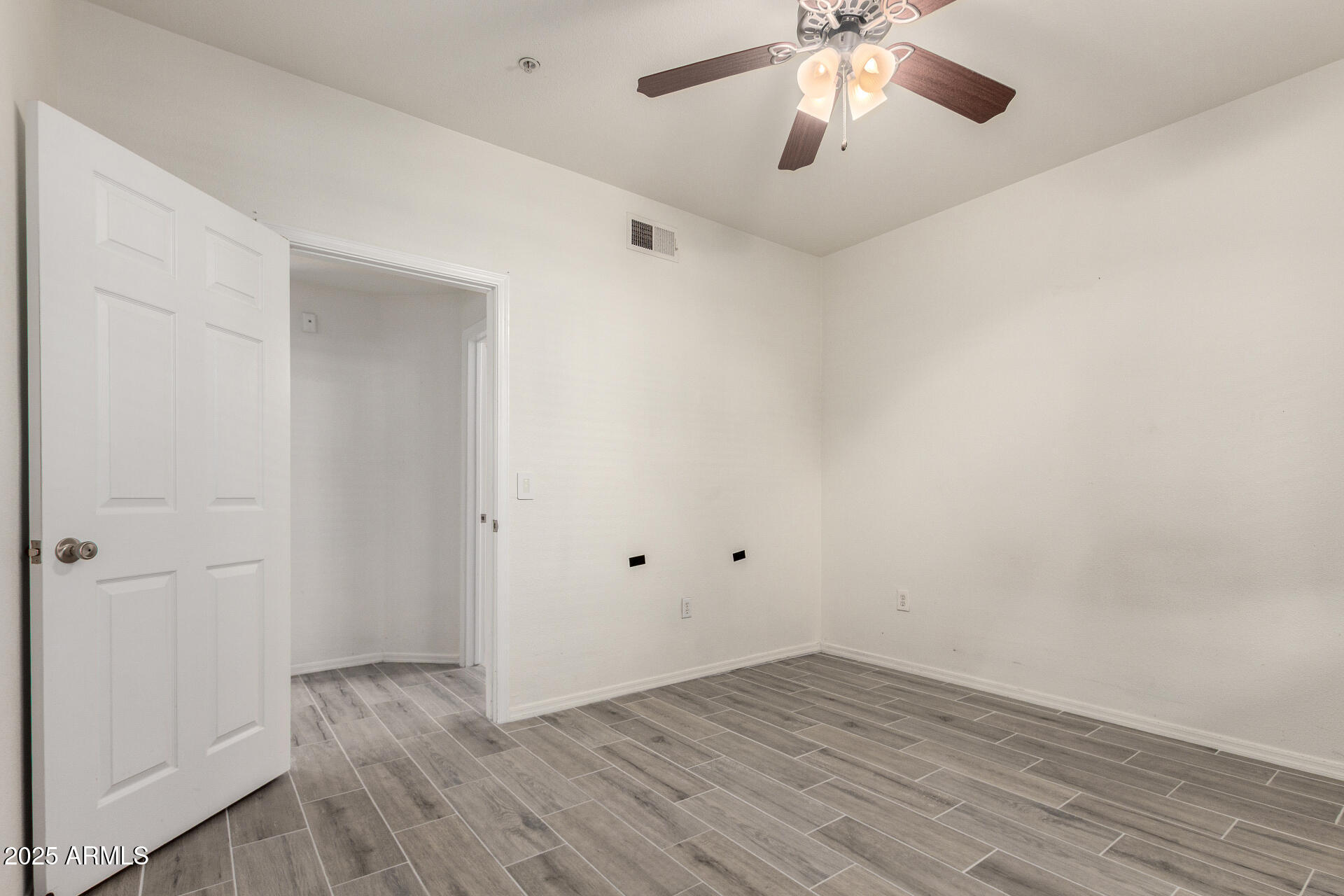 5345 E VAN BUREN Street, 130