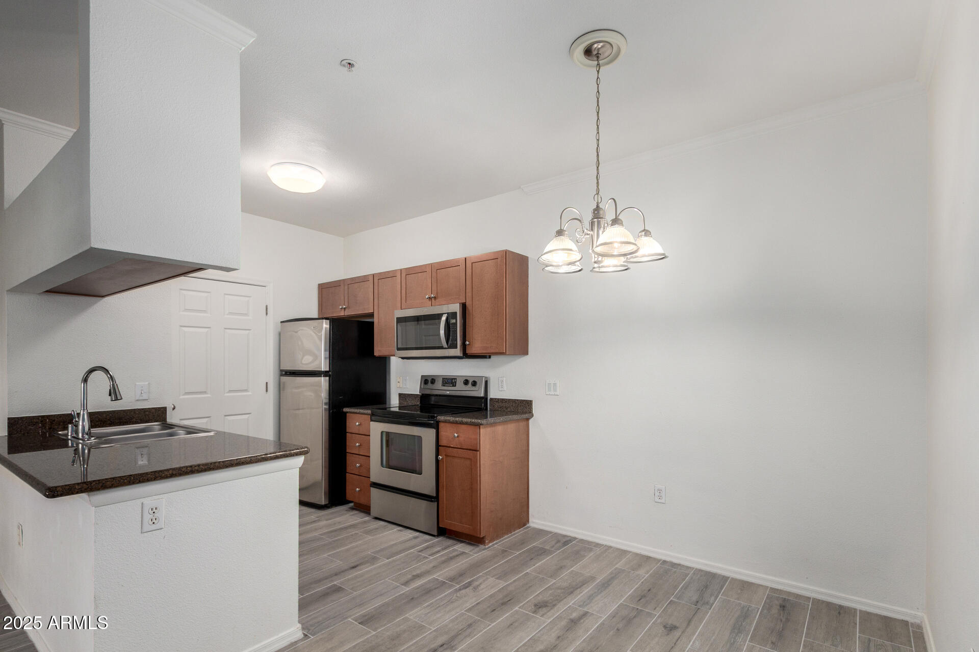 5345 E VAN BUREN Street, 130