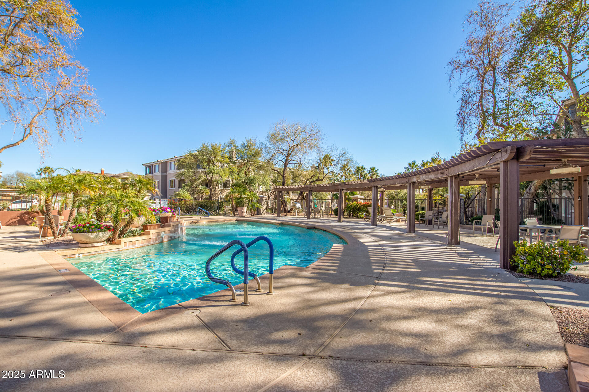 5345 E VAN BUREN Street, 130