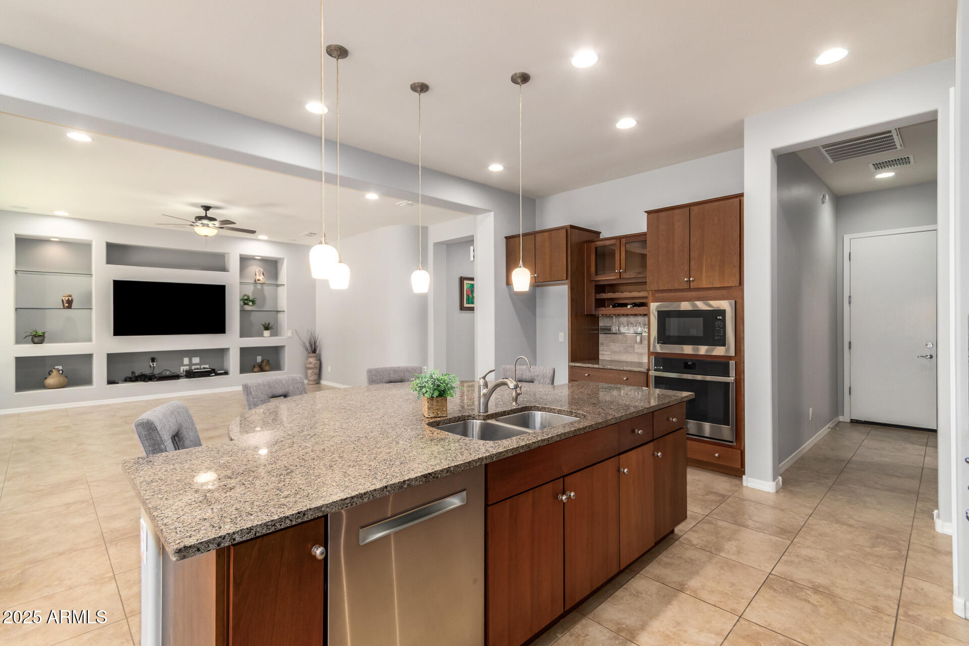 7218 W AUTUMN VISTA Way