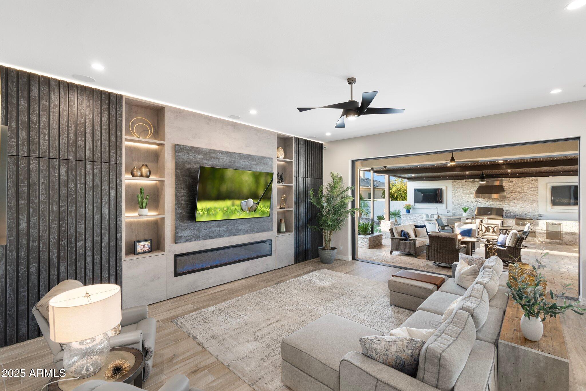 2656 E ORIOLE Drive