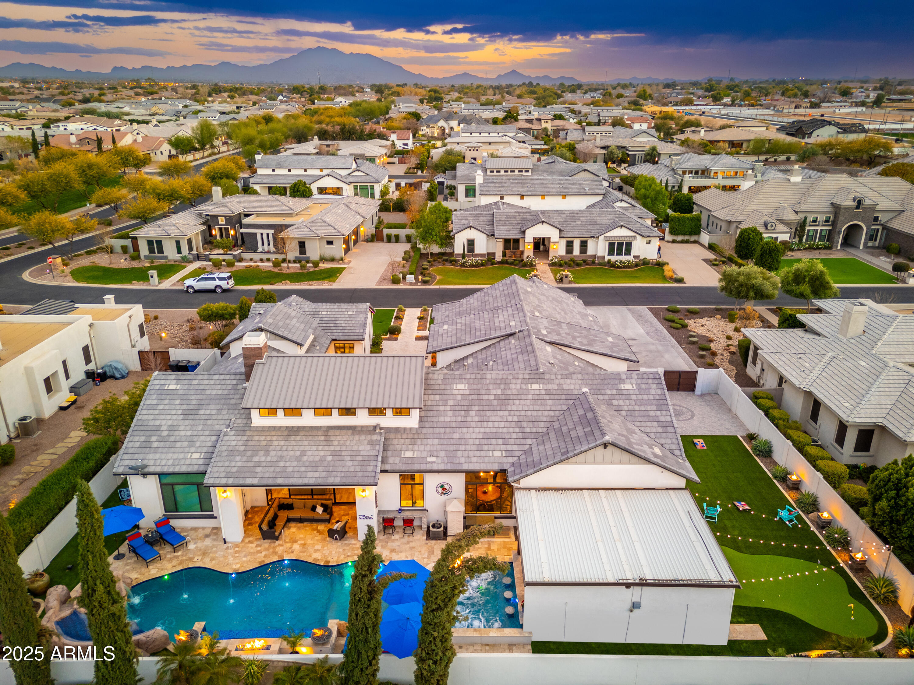 2656 E ORIOLE Drive