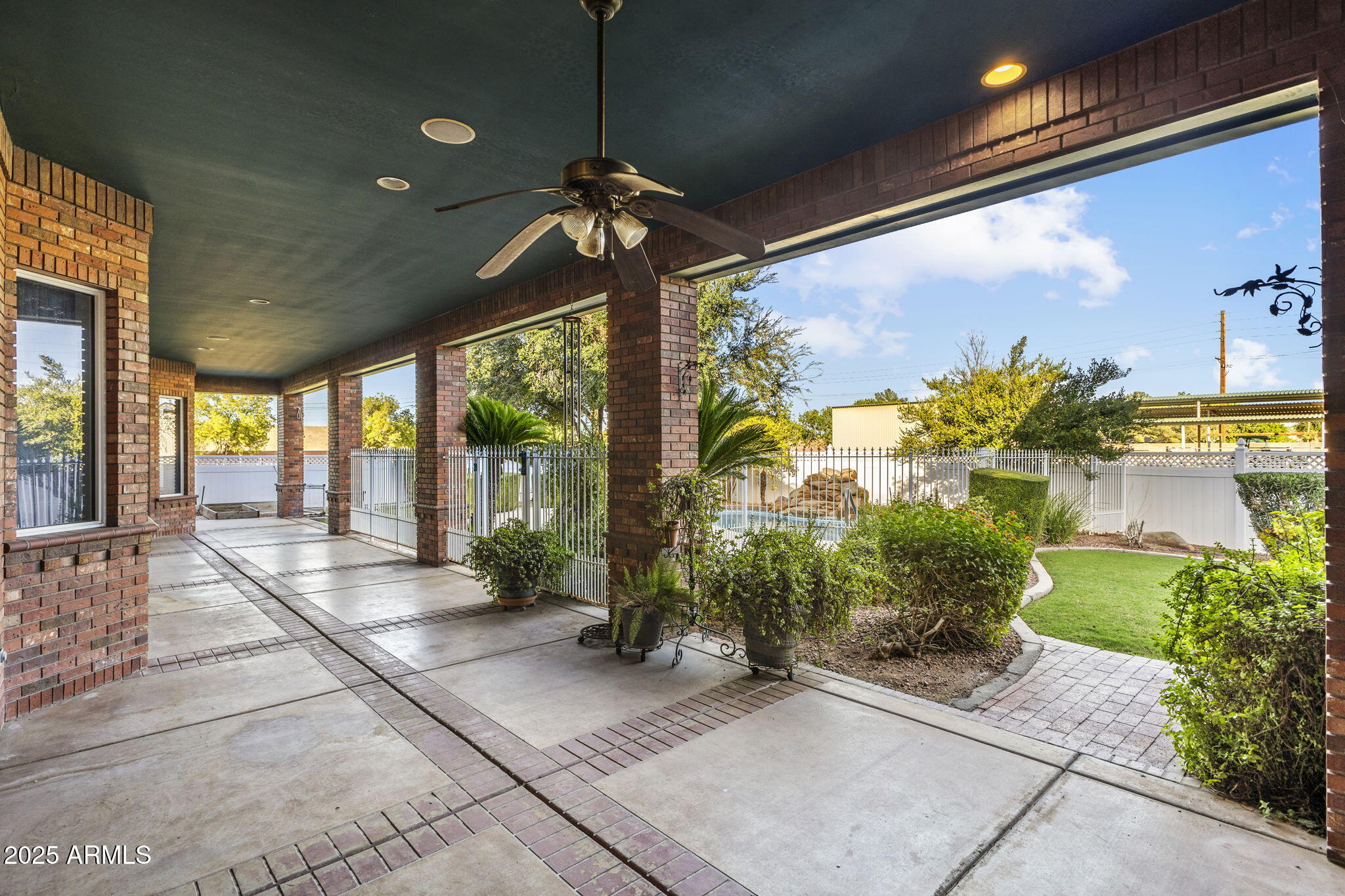 2025 S VAL VISTA Drive