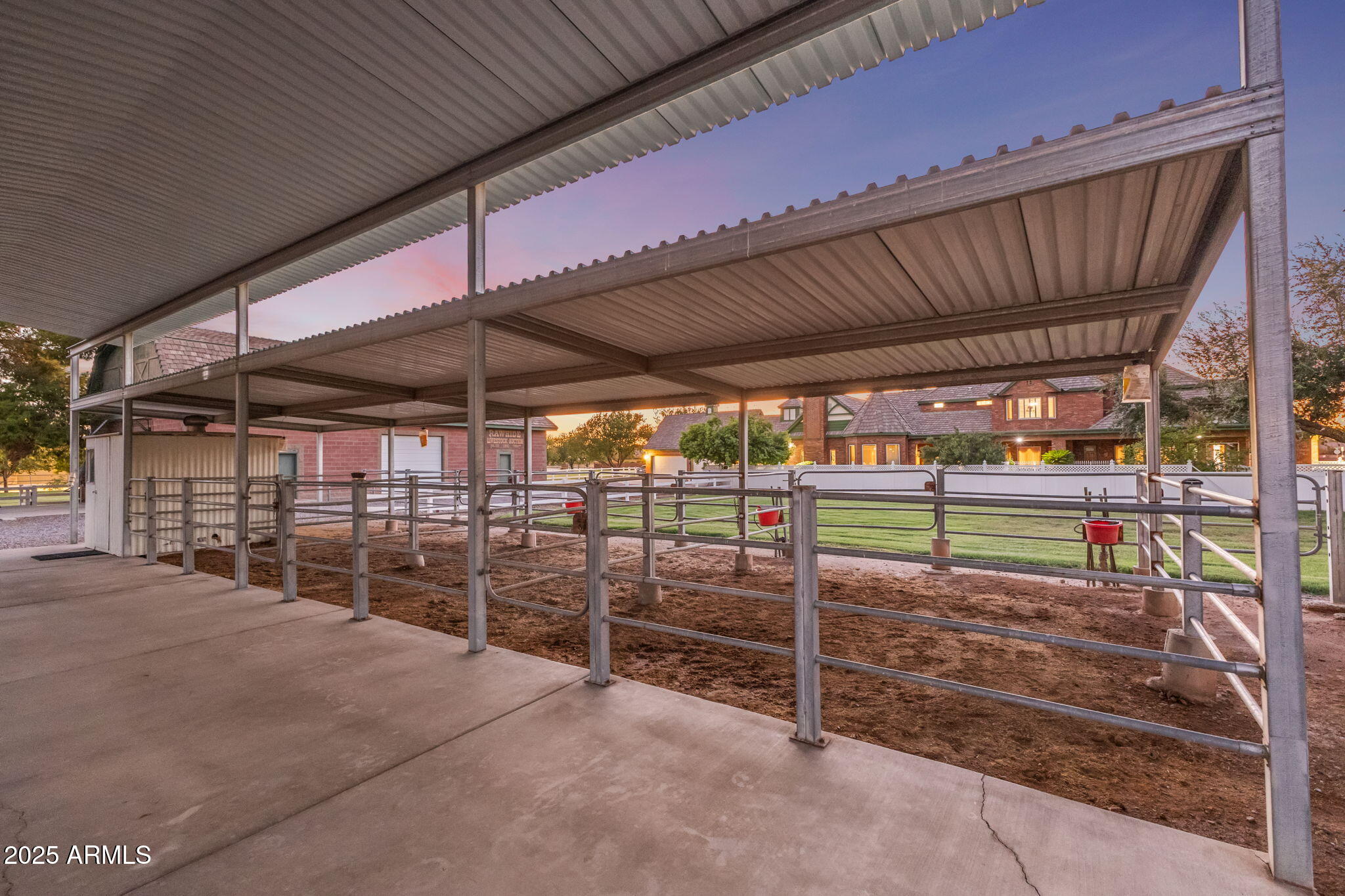 2025 S VAL VISTA Drive