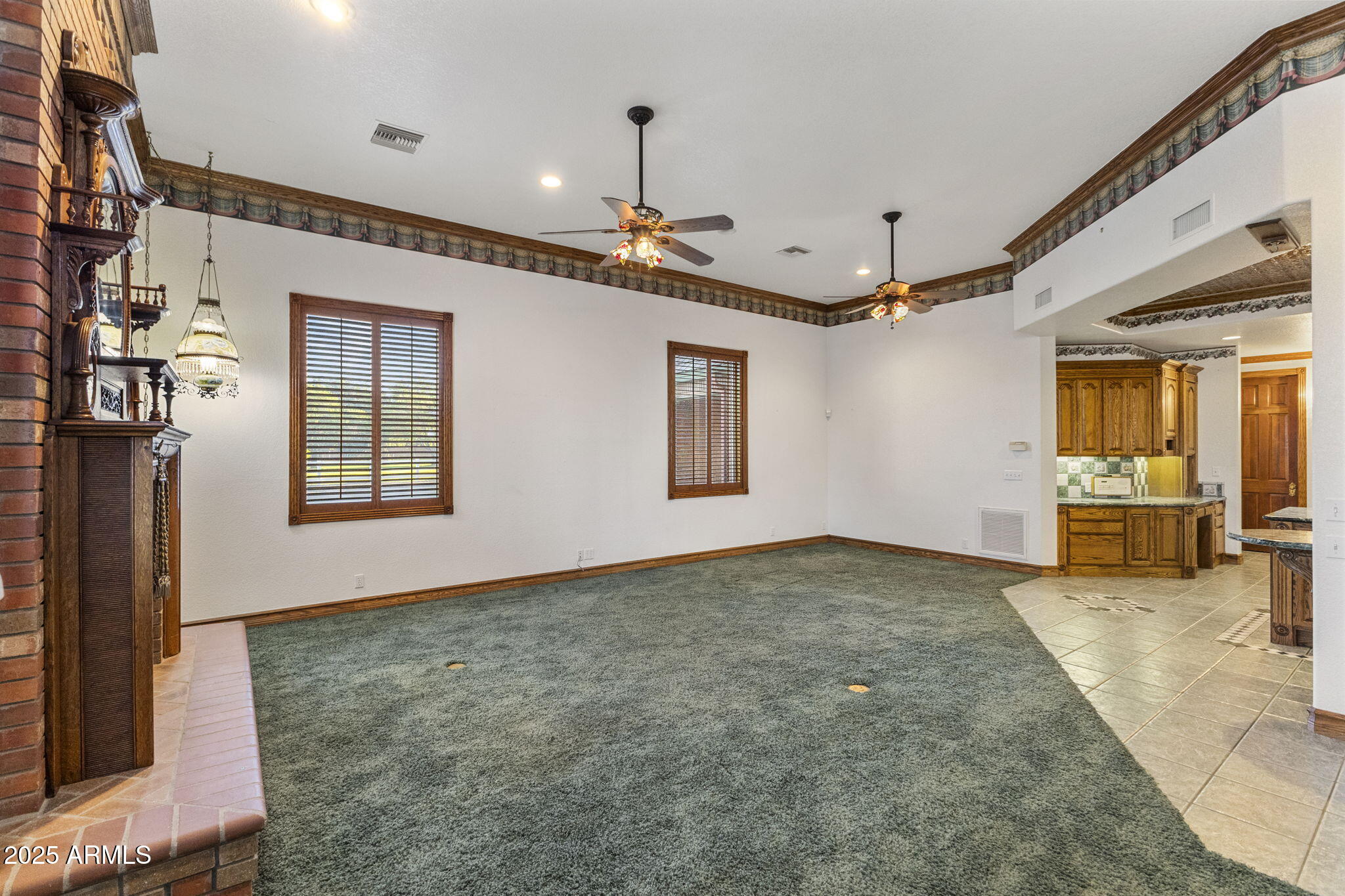 2025 S VAL VISTA Drive