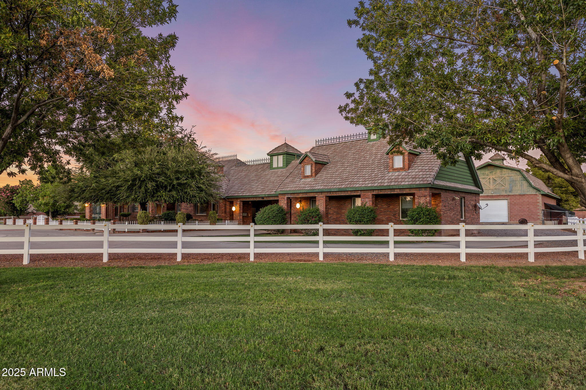 2025 S VAL VISTA Drive