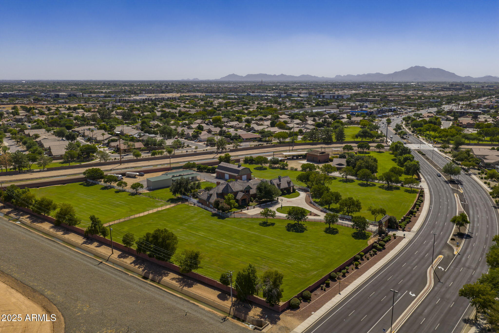 2025 S VAL VISTA Drive