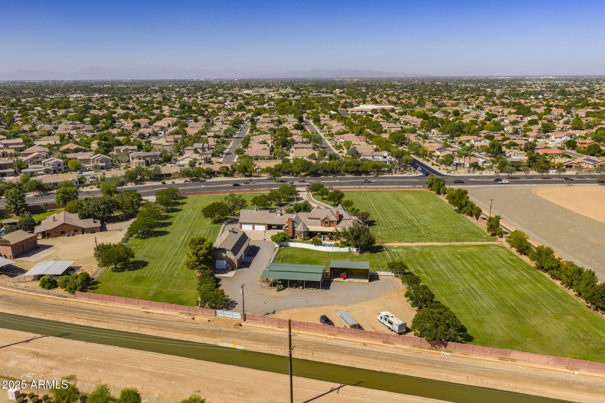 2025 S VAL VISTA Drive