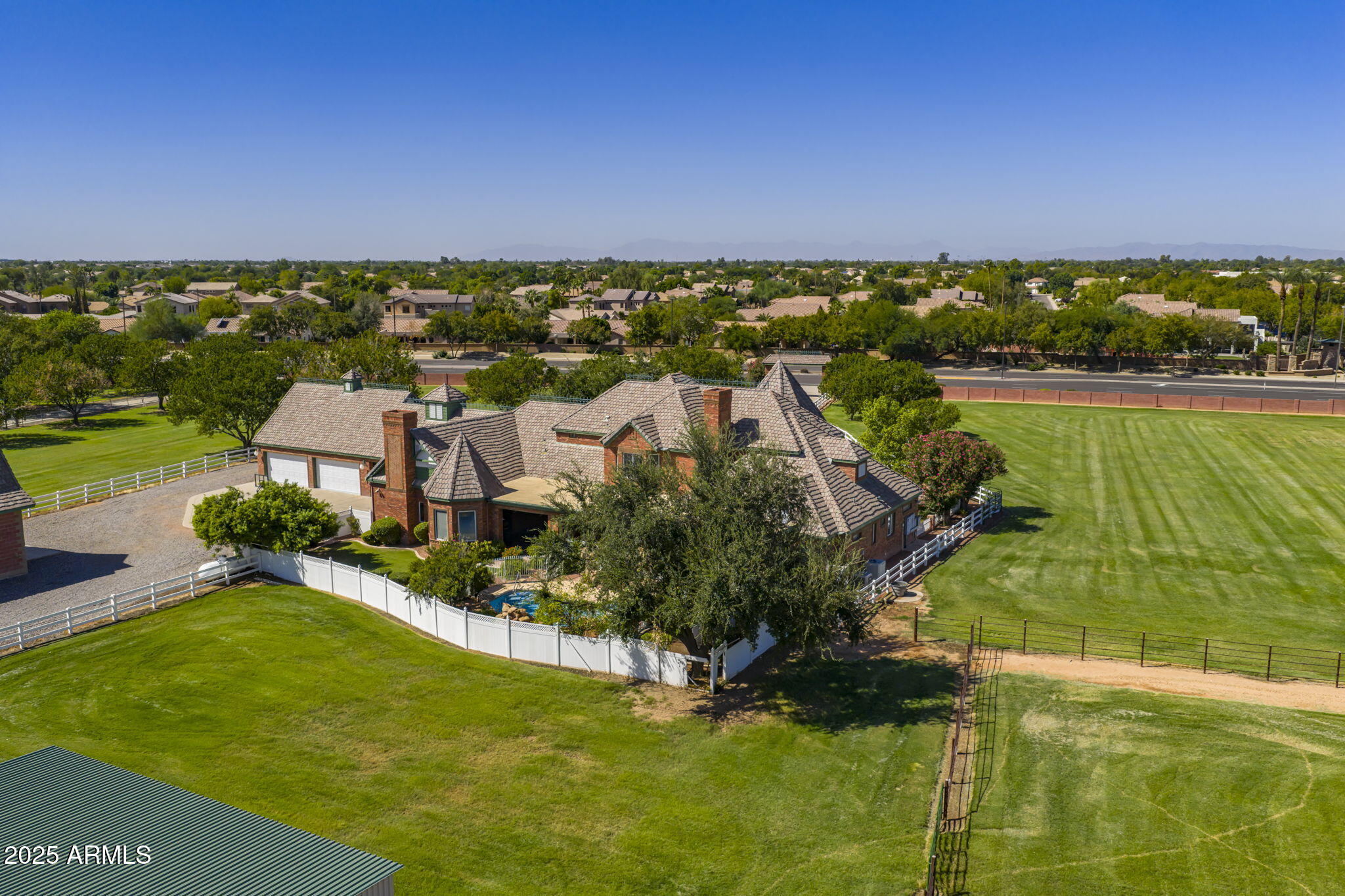 2025 S VAL VISTA Drive