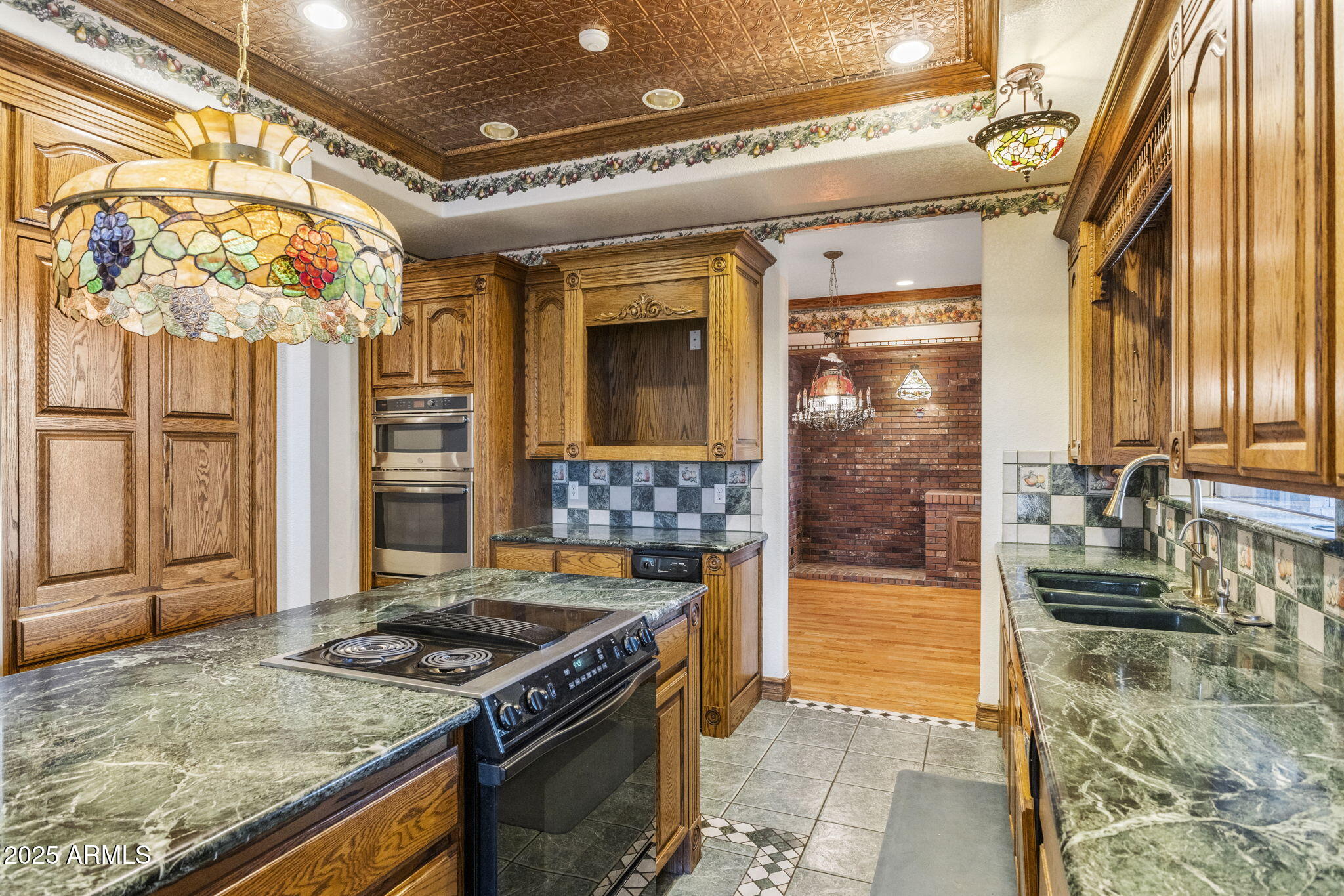 2025 S VAL VISTA Drive