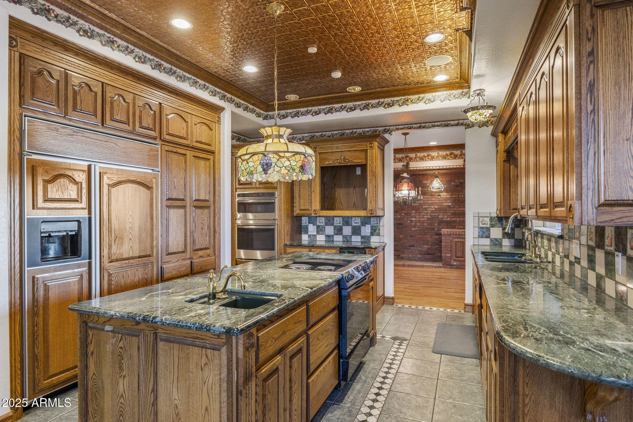 2025 S VAL VISTA Drive