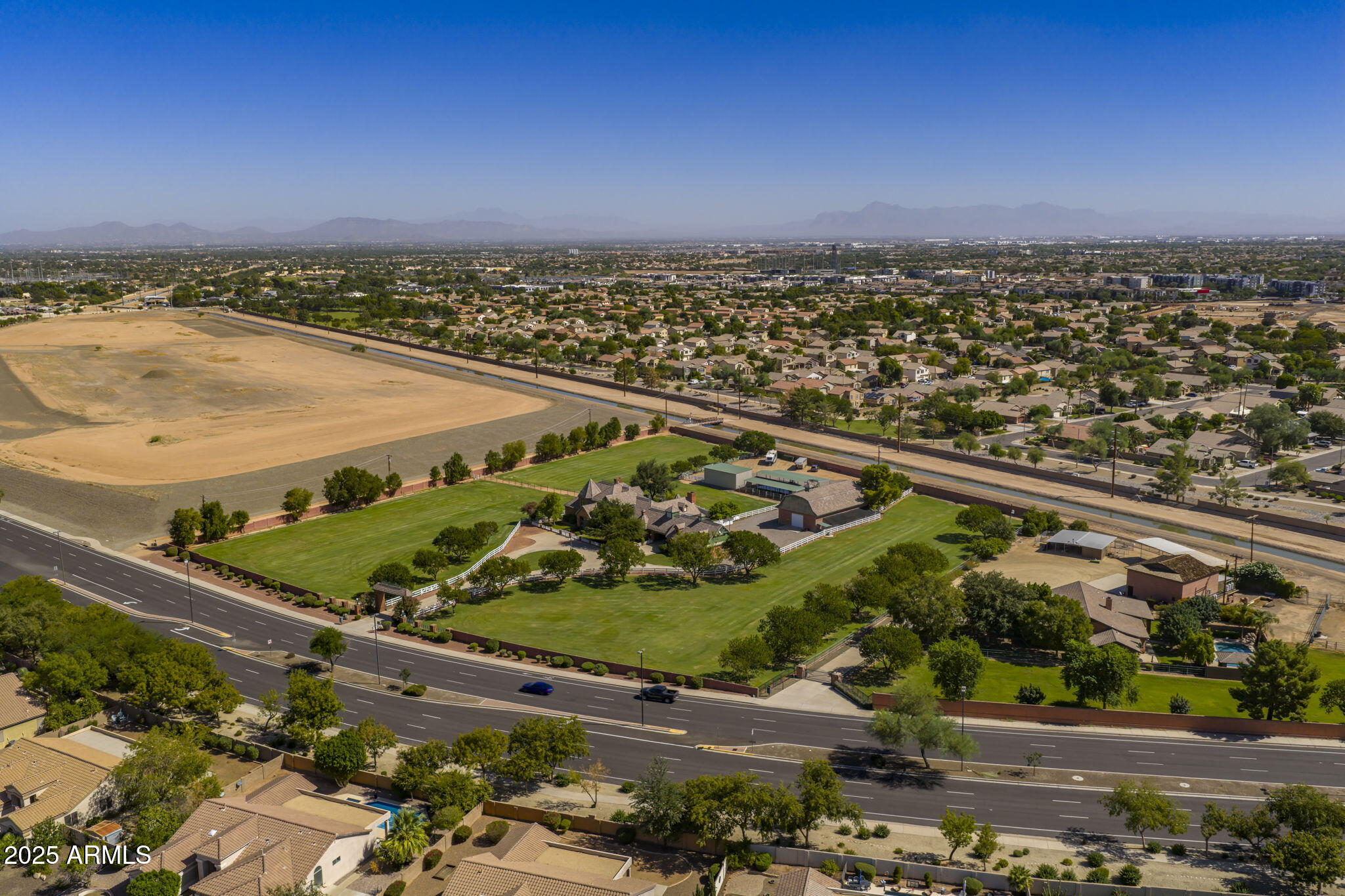 2025 S VAL VISTA Drive