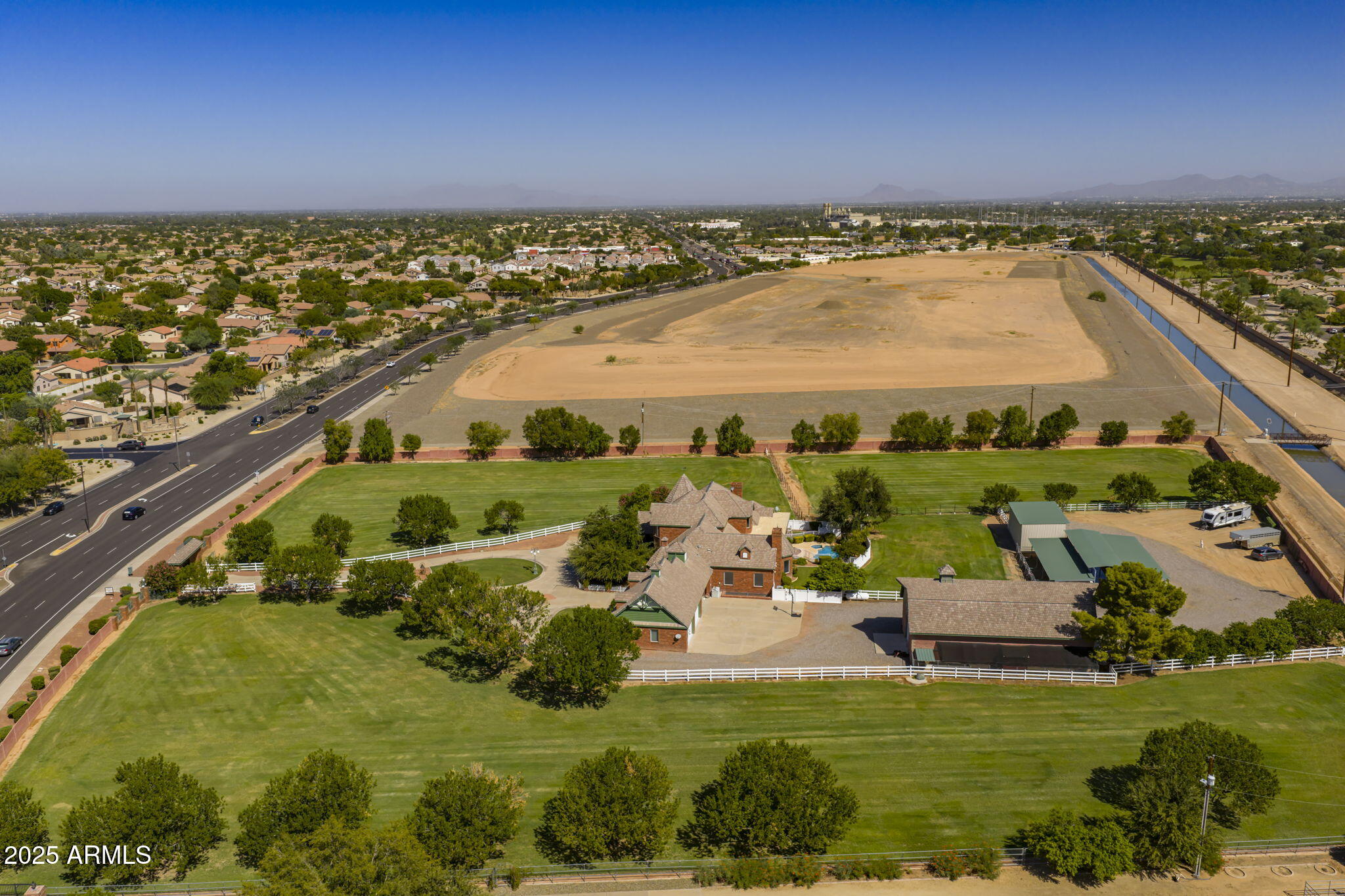 2025 S VAL VISTA Drive