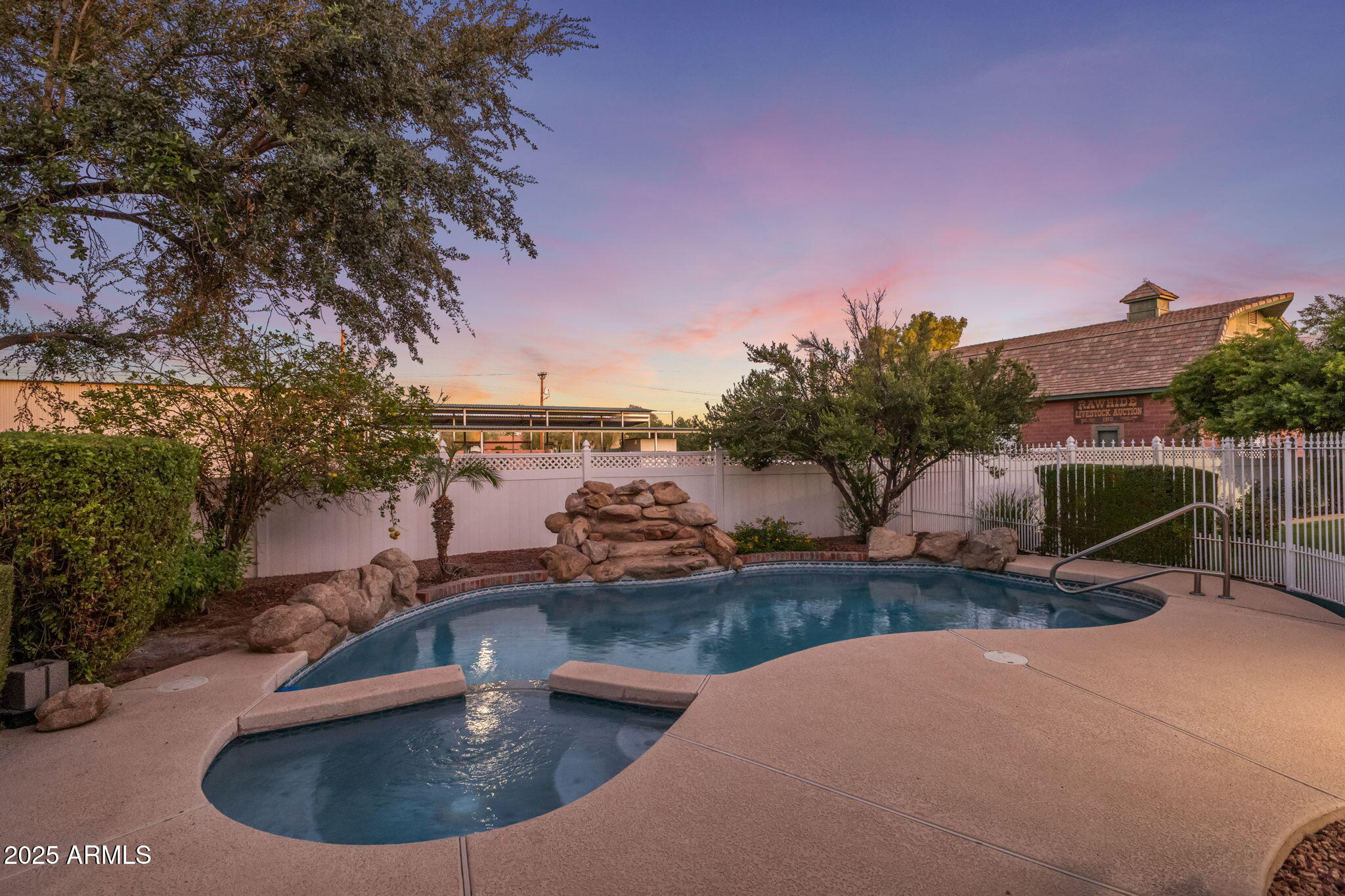 2025 S VAL VISTA Drive