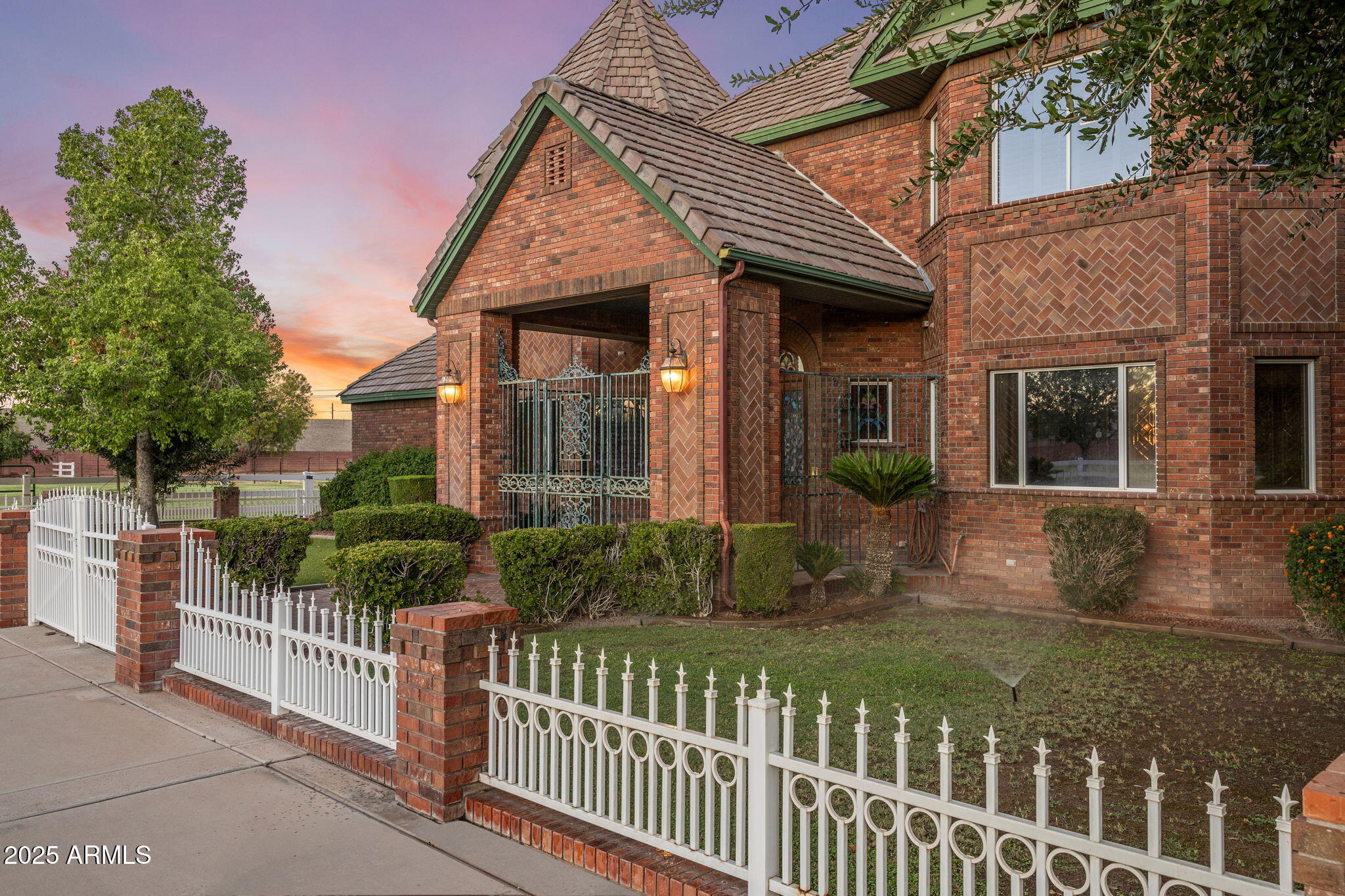 2025 S VAL VISTA Drive