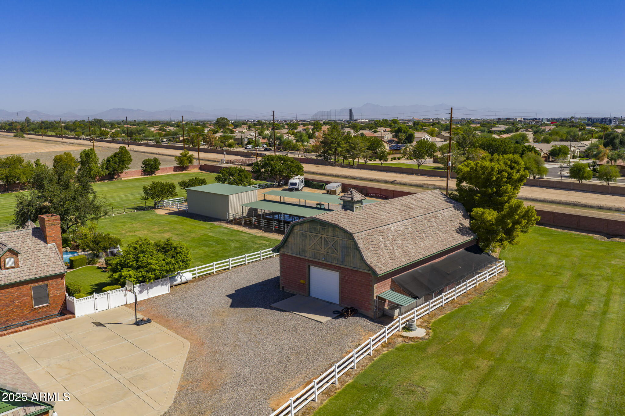 2025 S VAL VISTA Drive