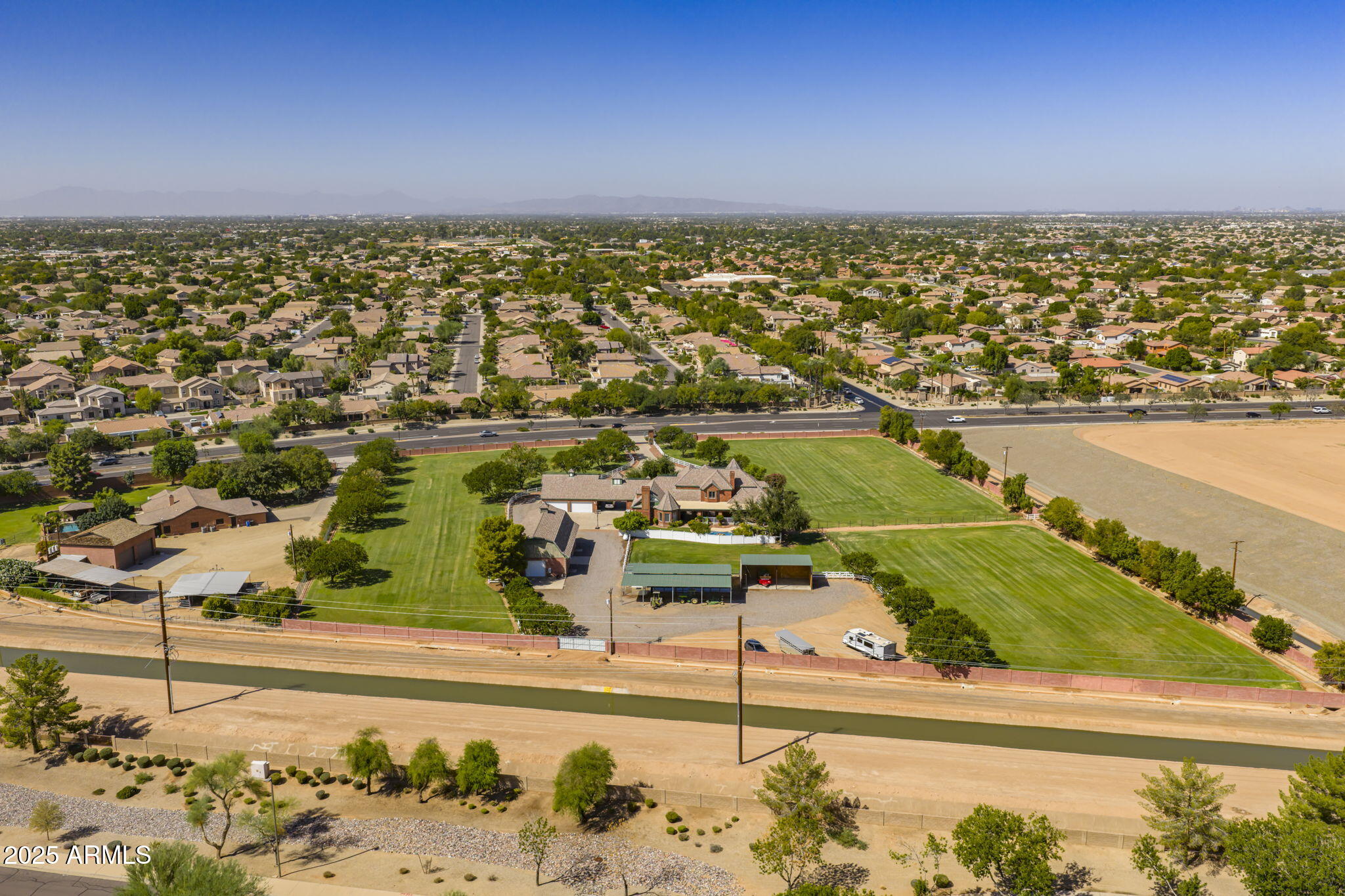 2025 S VAL VISTA Drive