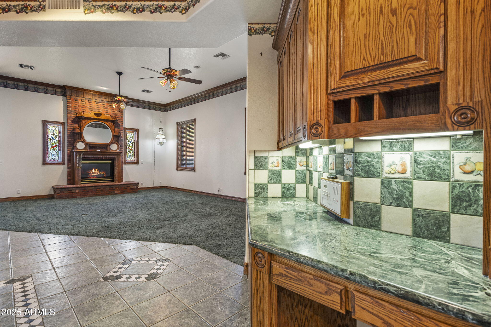 2025 S VAL VISTA Drive