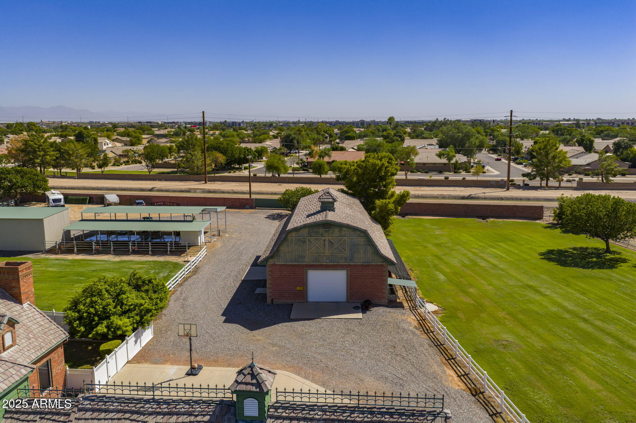 2025 S VAL VISTA Drive