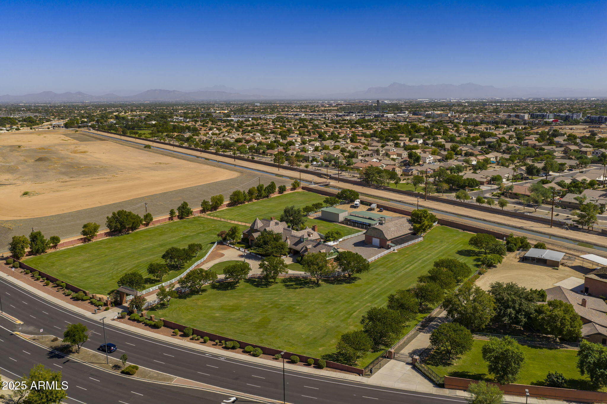 2025 S VAL VISTA Drive