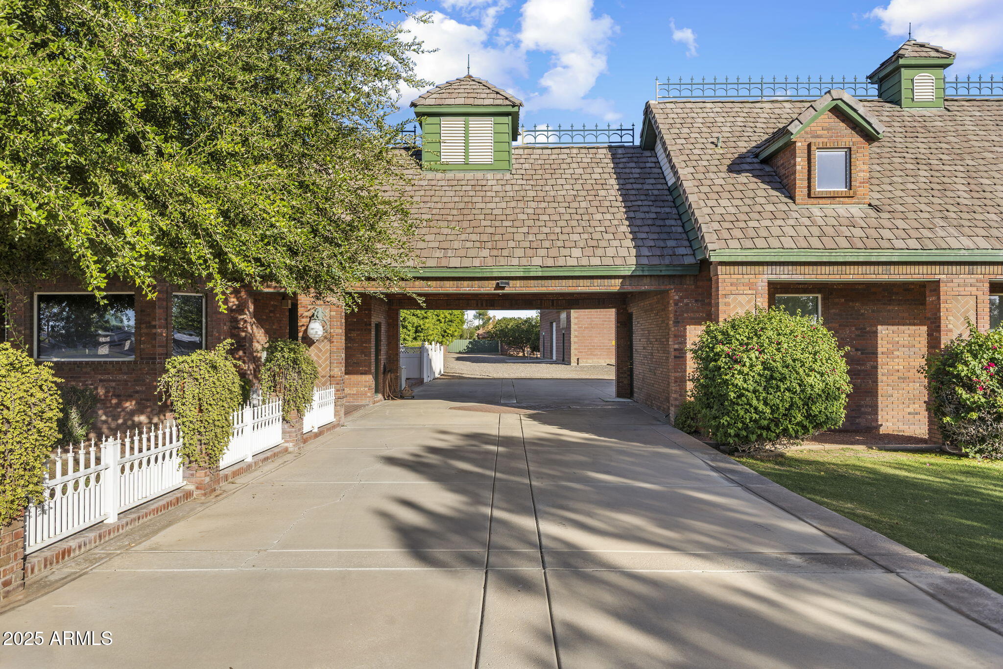 2025 S VAL VISTA Drive