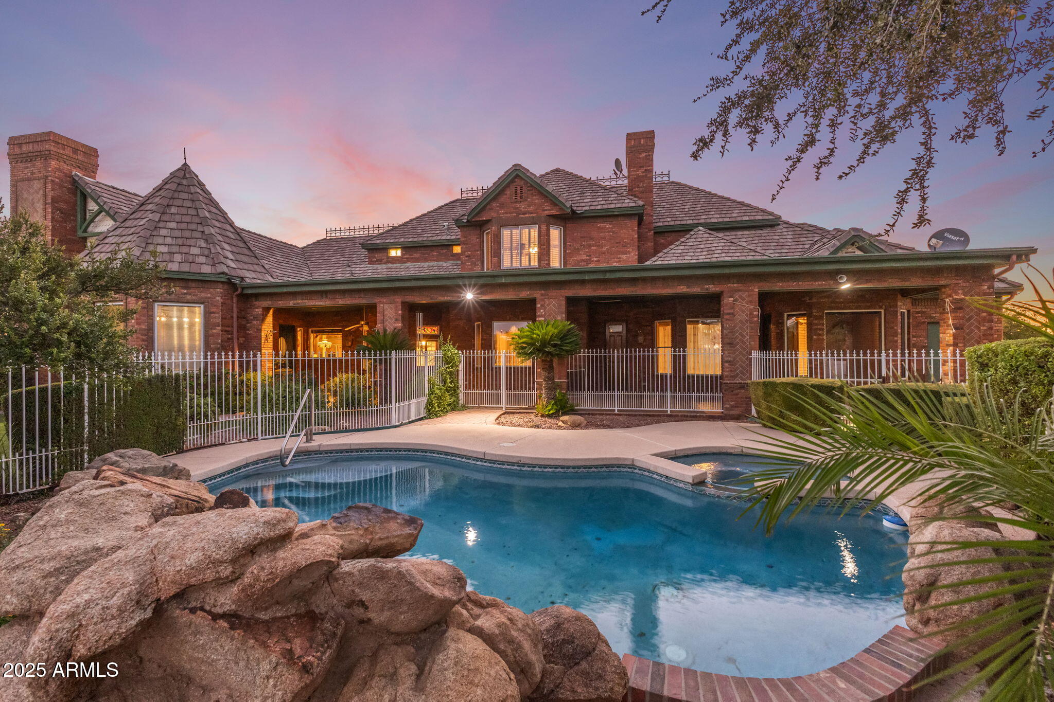 2025 S VAL VISTA Drive