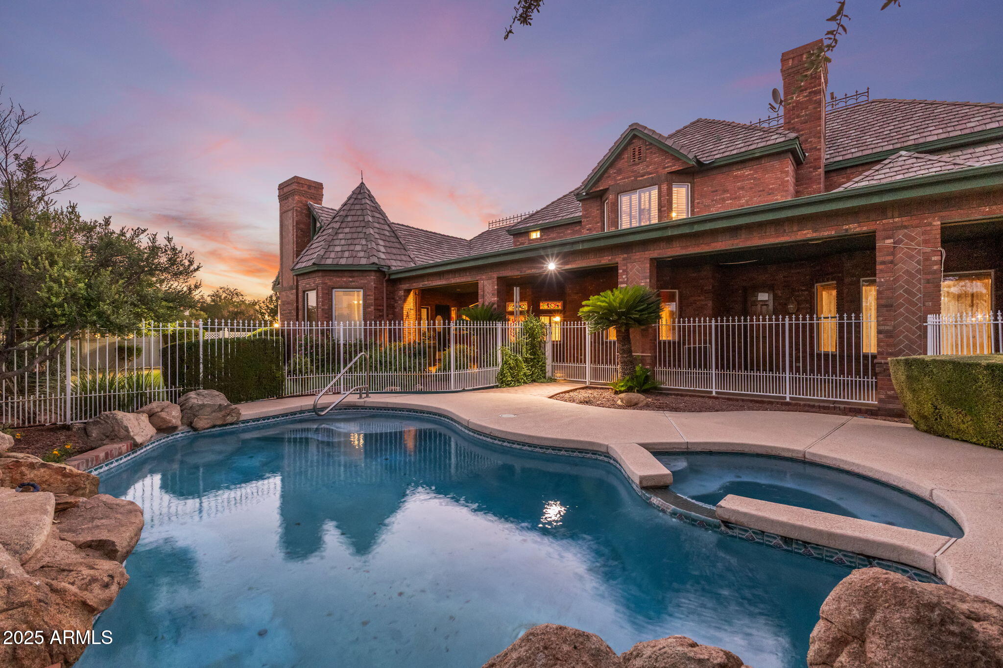 2025 S VAL VISTA Drive