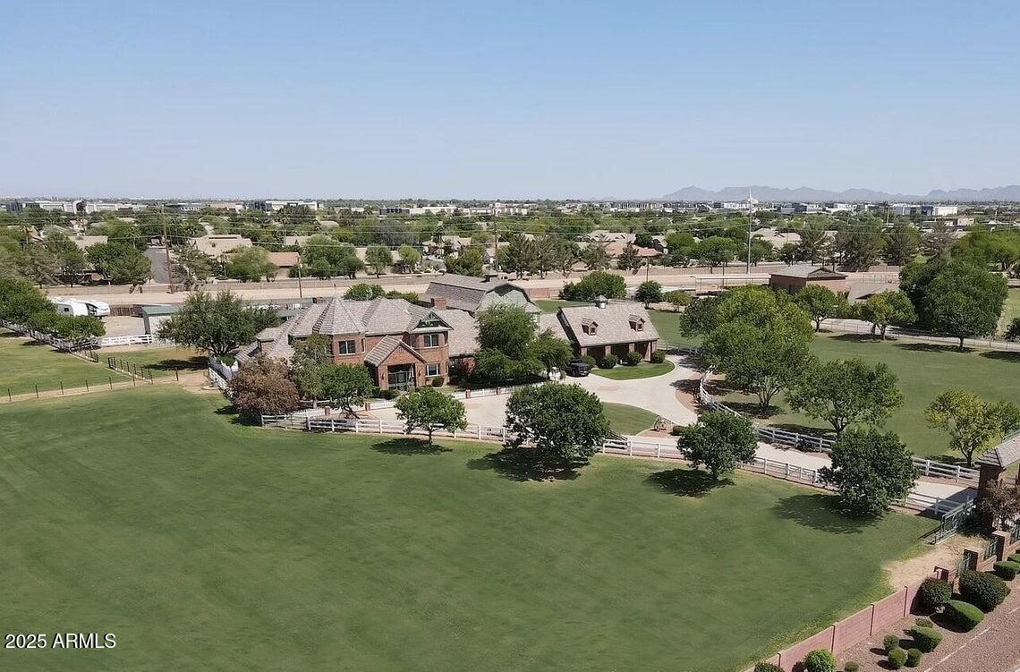 2025 S VAL VISTA Drive