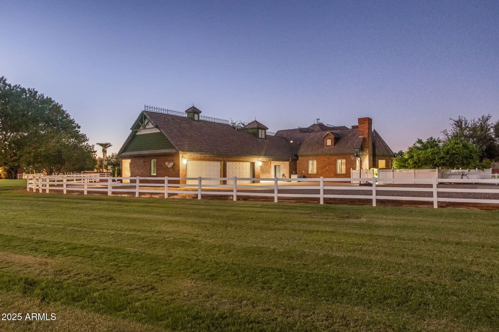 2025 S VAL VISTA Drive