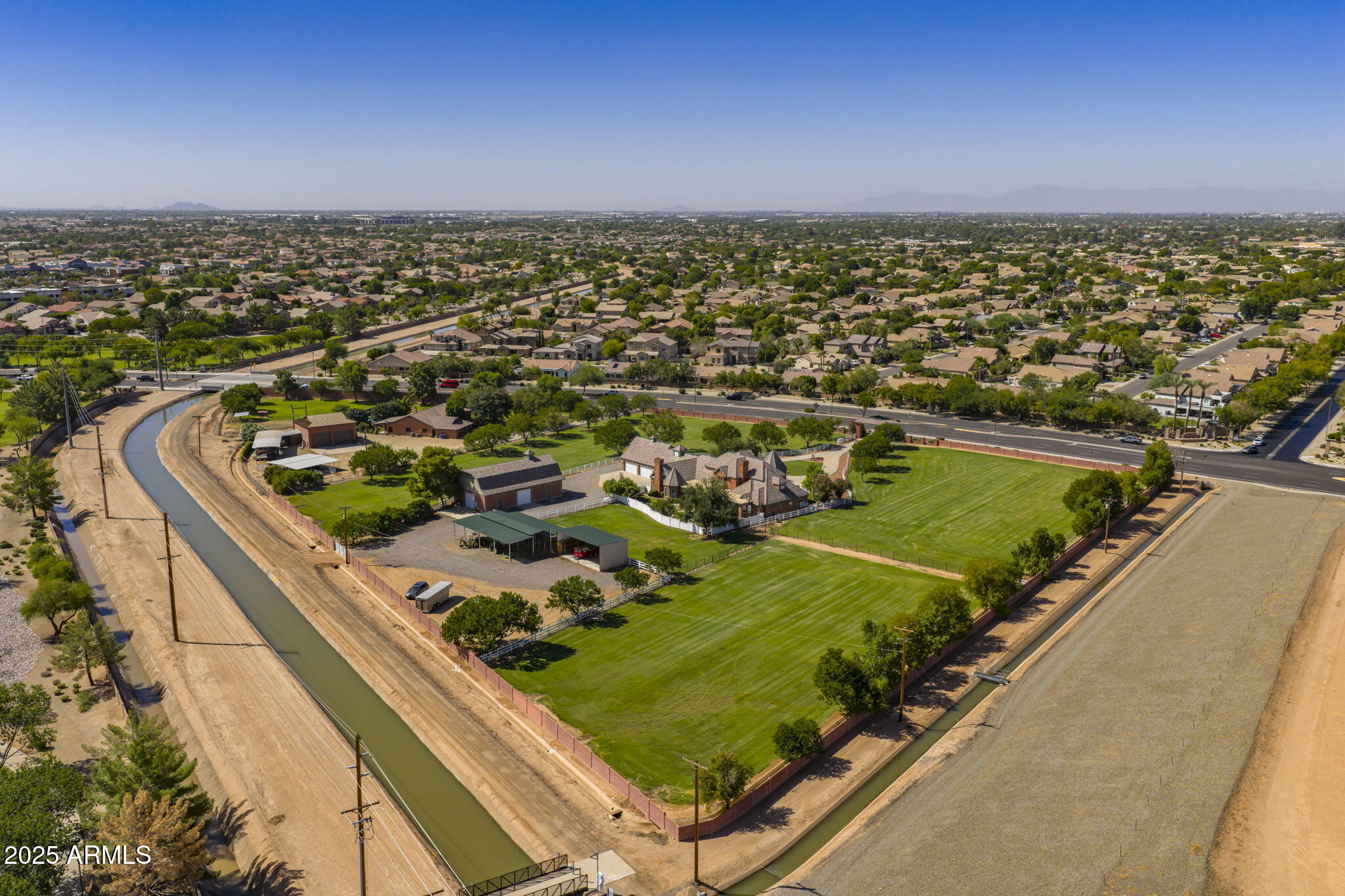 2025 S VAL VISTA Drive