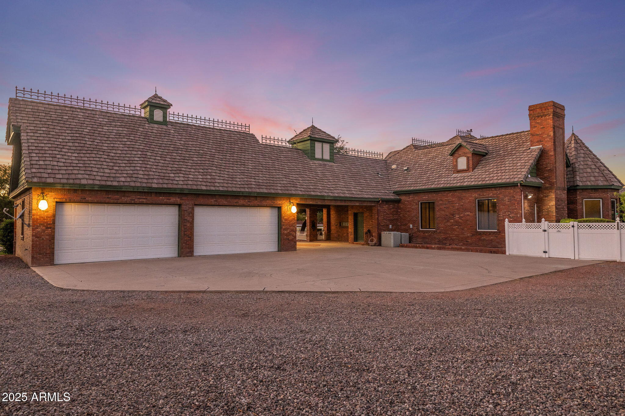 2025 S VAL VISTA Drive