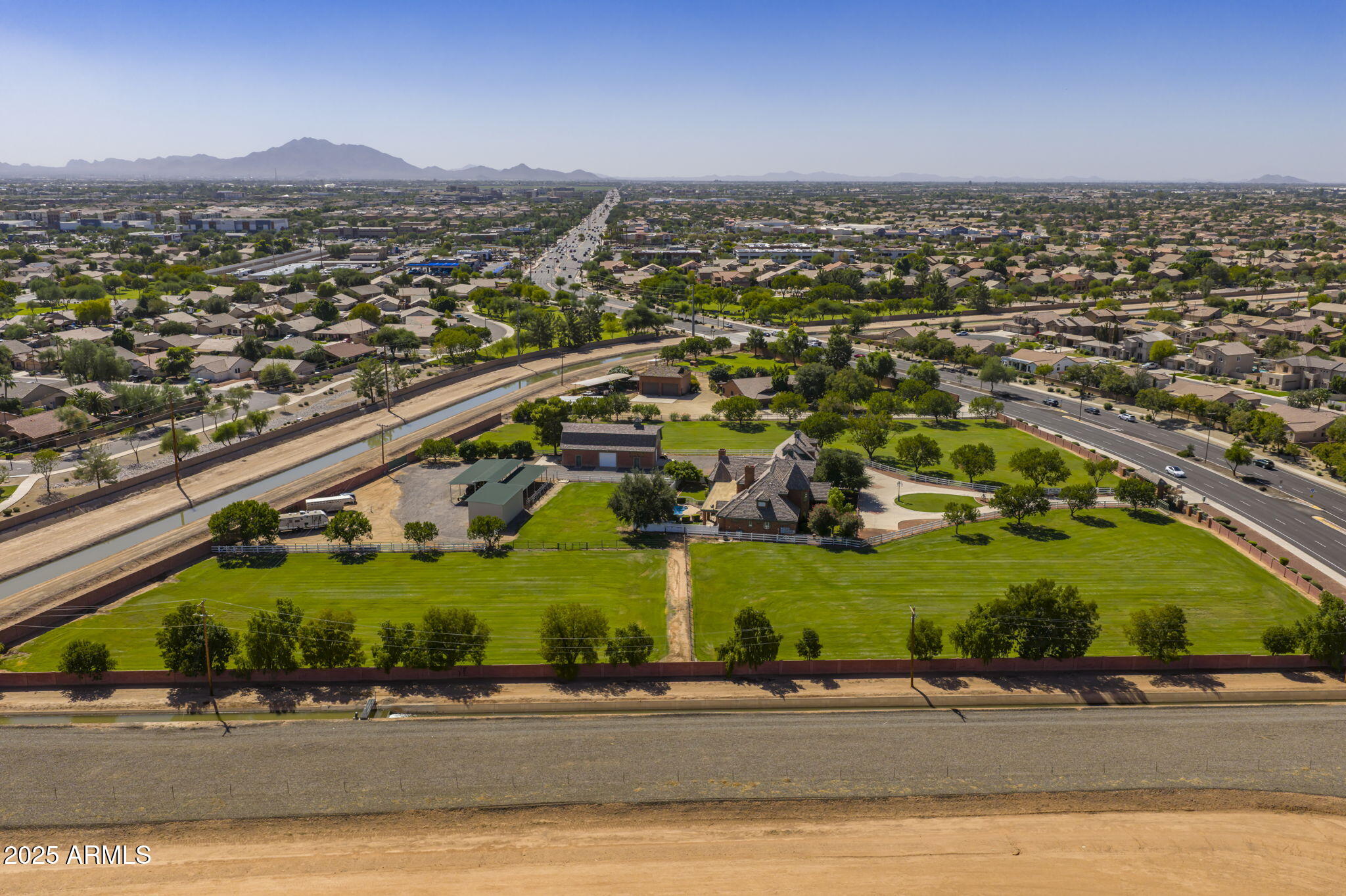 2025 S VAL VISTA Drive