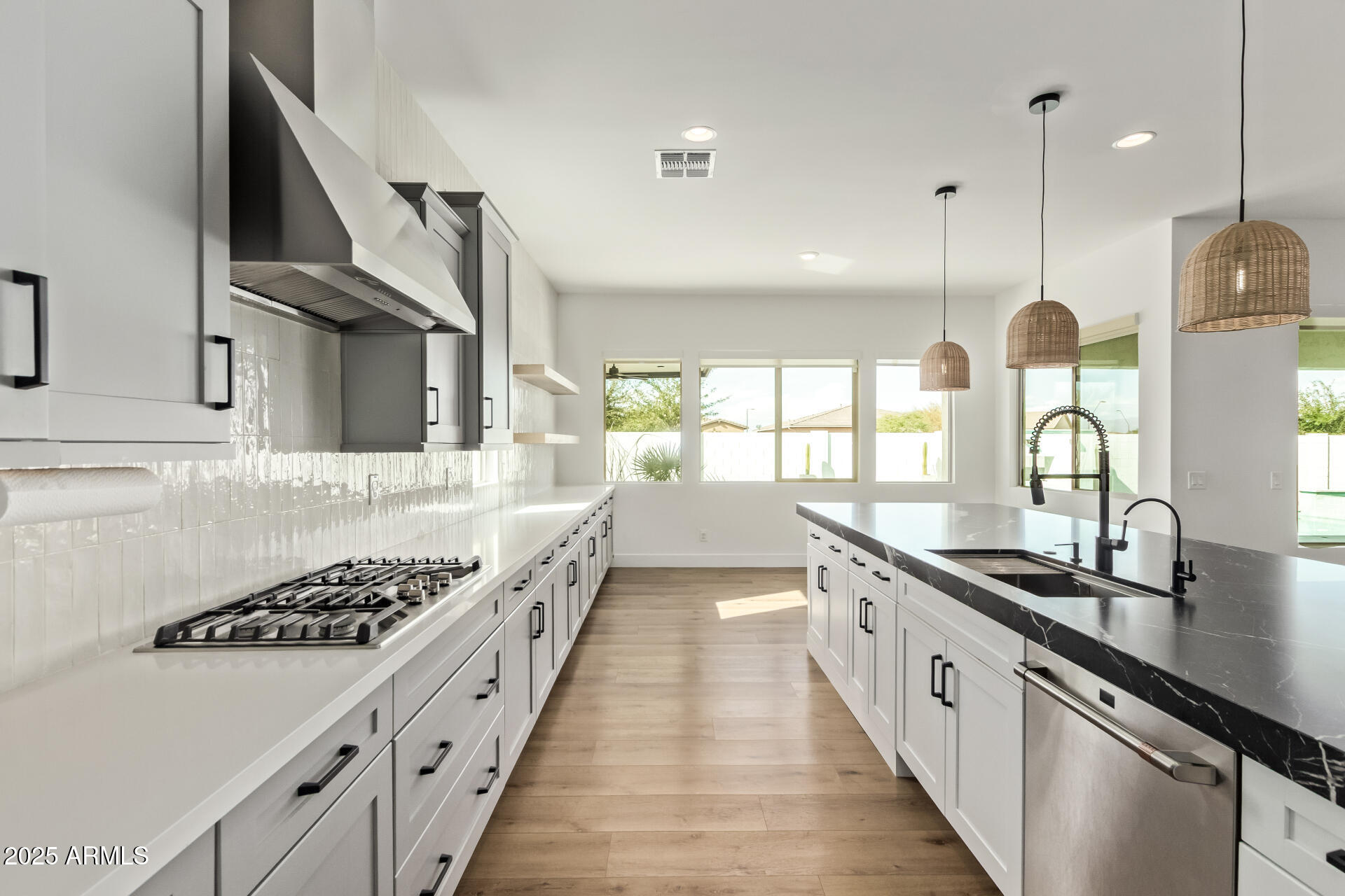 23154 E VIA DE OLIVOS