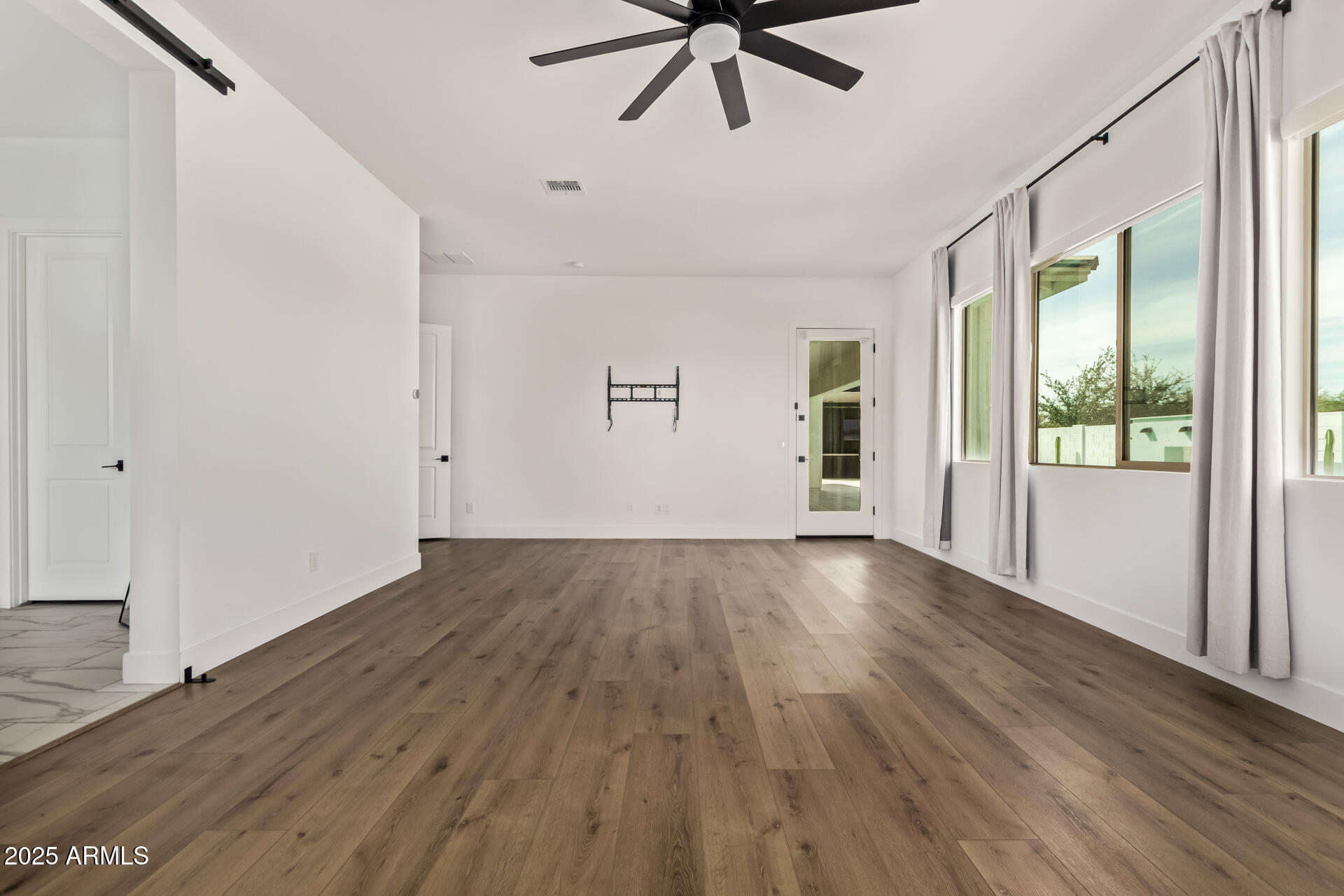 23154 E VIA DE OLIVOS