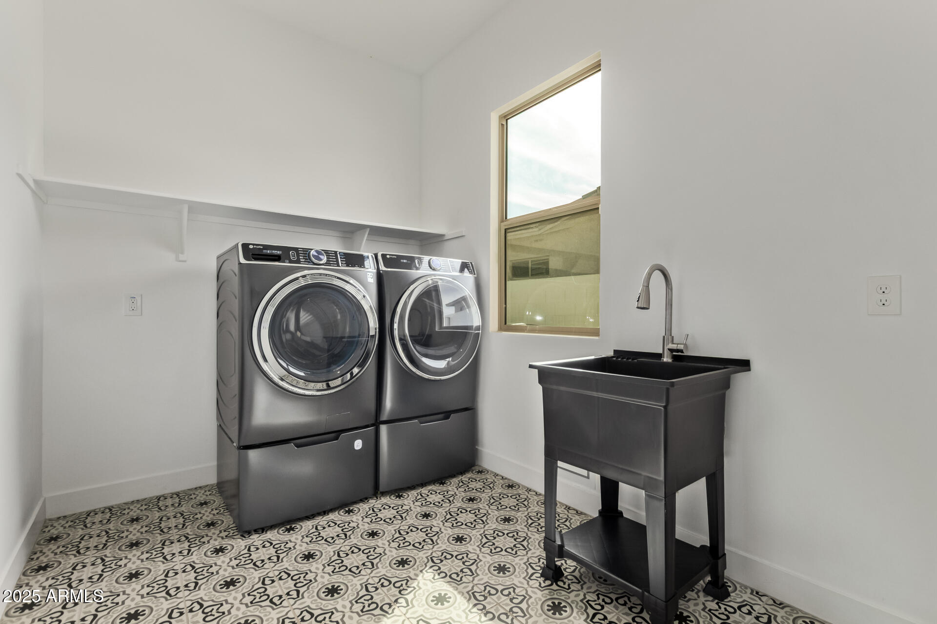 23154 E VIA DE OLIVOS