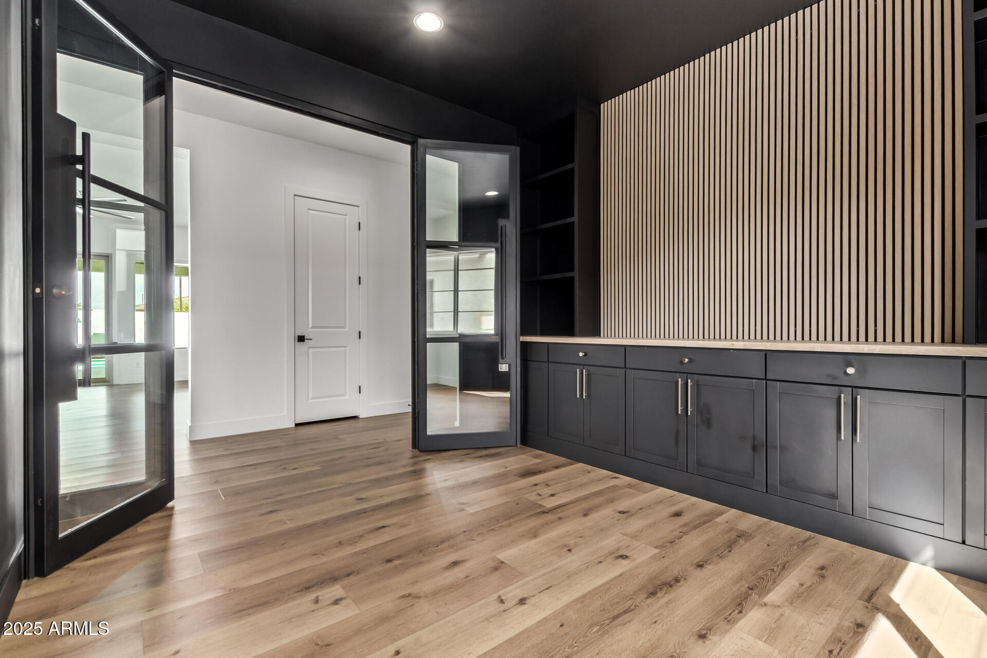 23154 E VIA DE OLIVOS