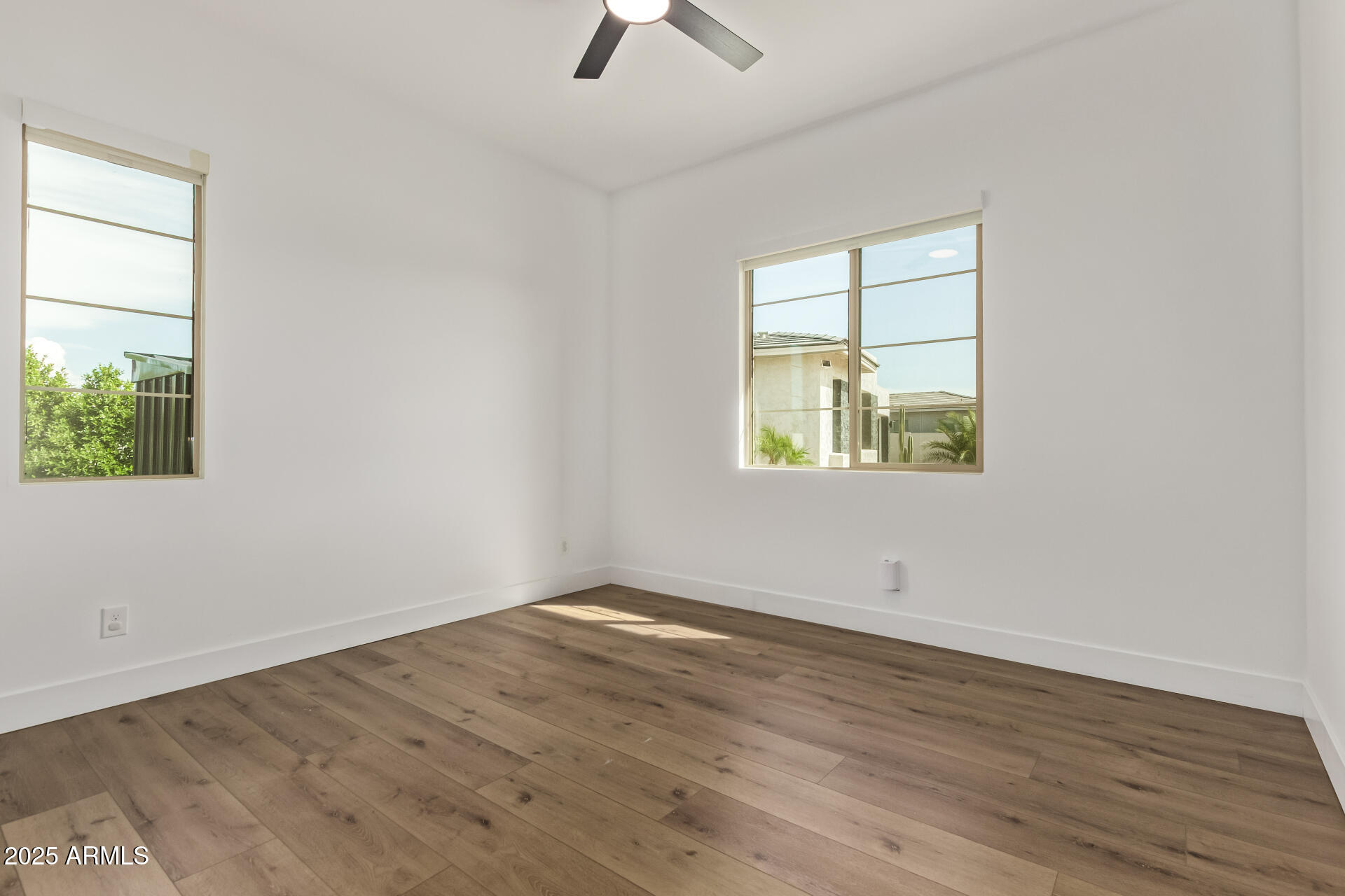 23154 E VIA DE OLIVOS