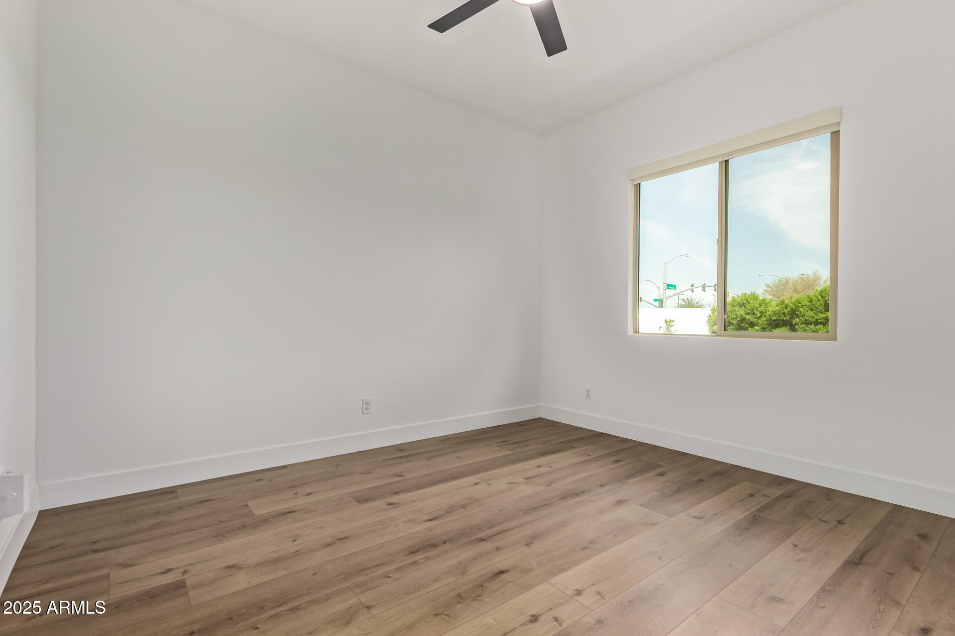 23154 E VIA DE OLIVOS